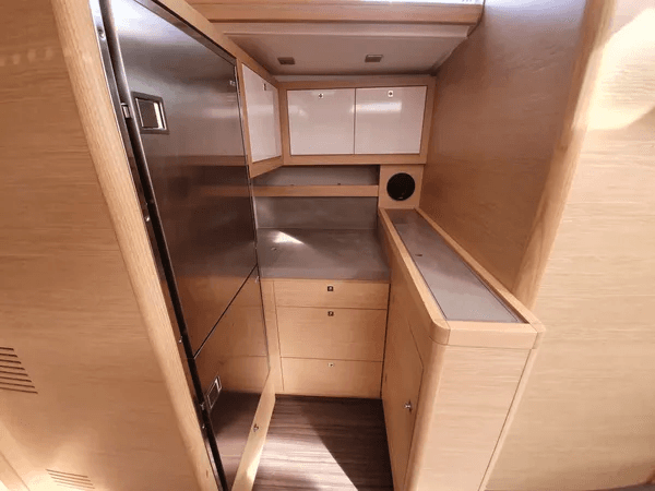 Dufour 530 - 5 + 1 cab., picture 9