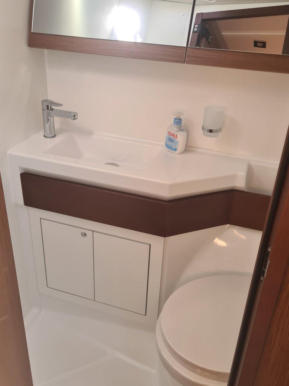 Oceanis 46.1 Performance Line - 3 cab., picture 10