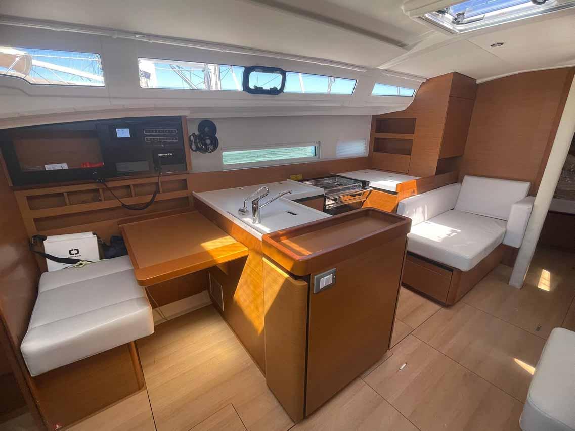 Sun Odyssey 410 - 3 cab., picture 5