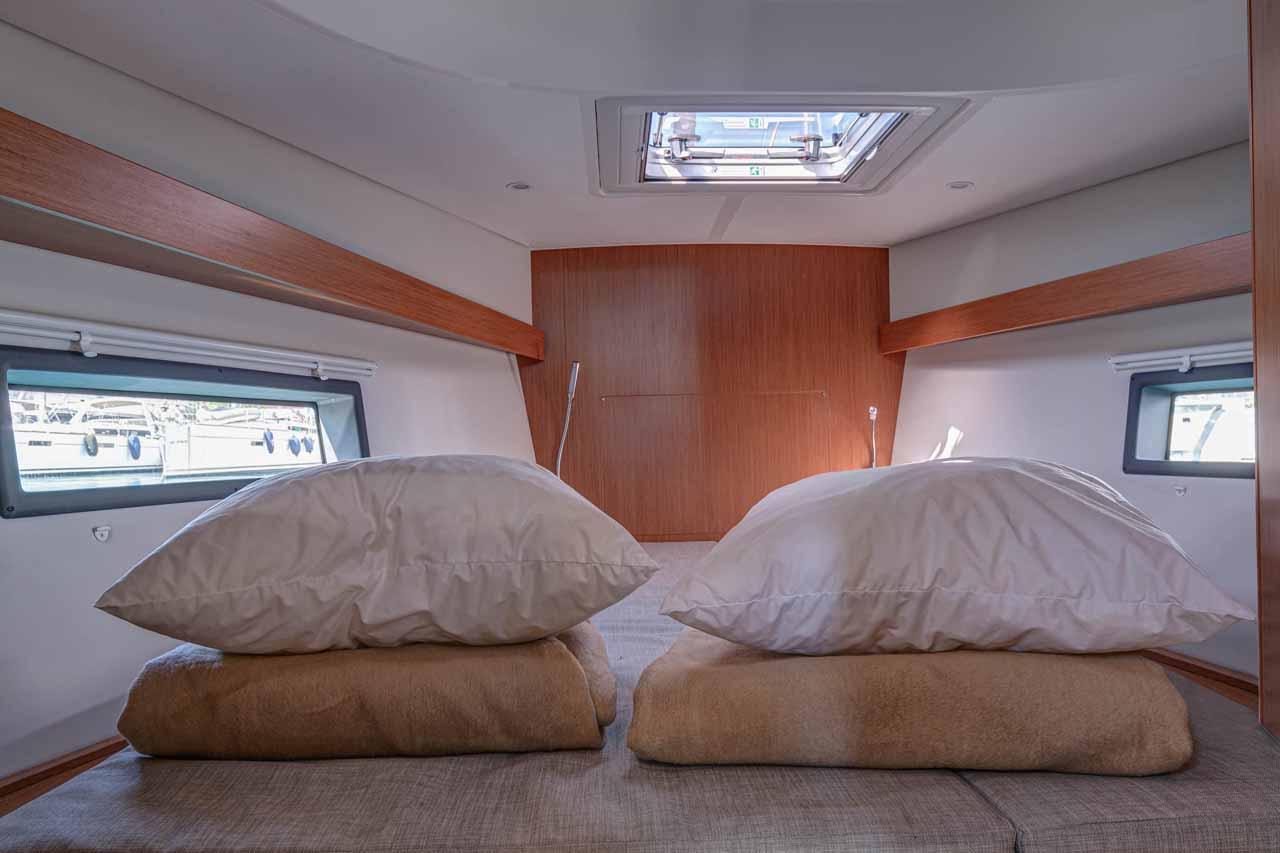 Bavaria C42, picture 16