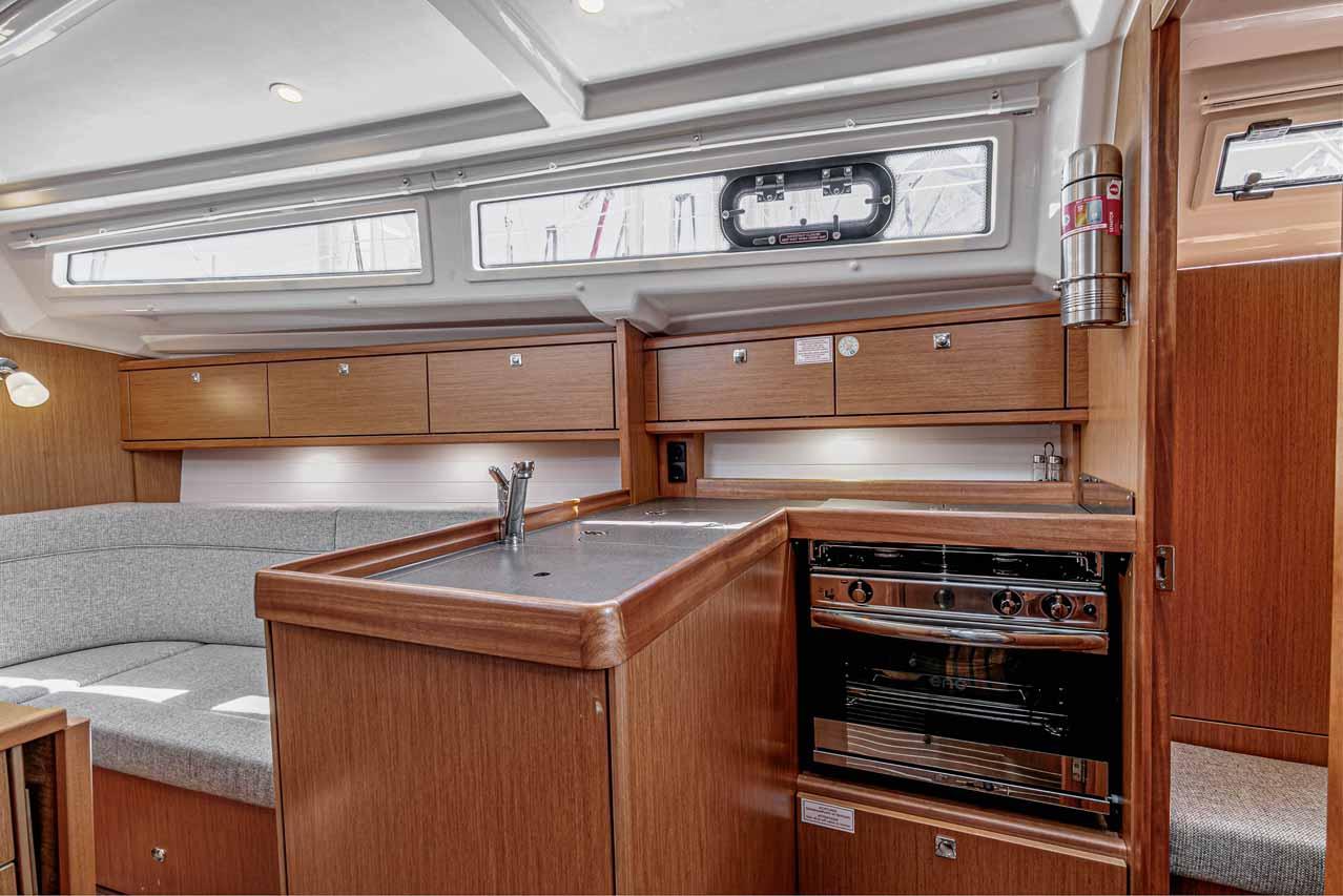 Bavaria Cruiser 34, picture 13