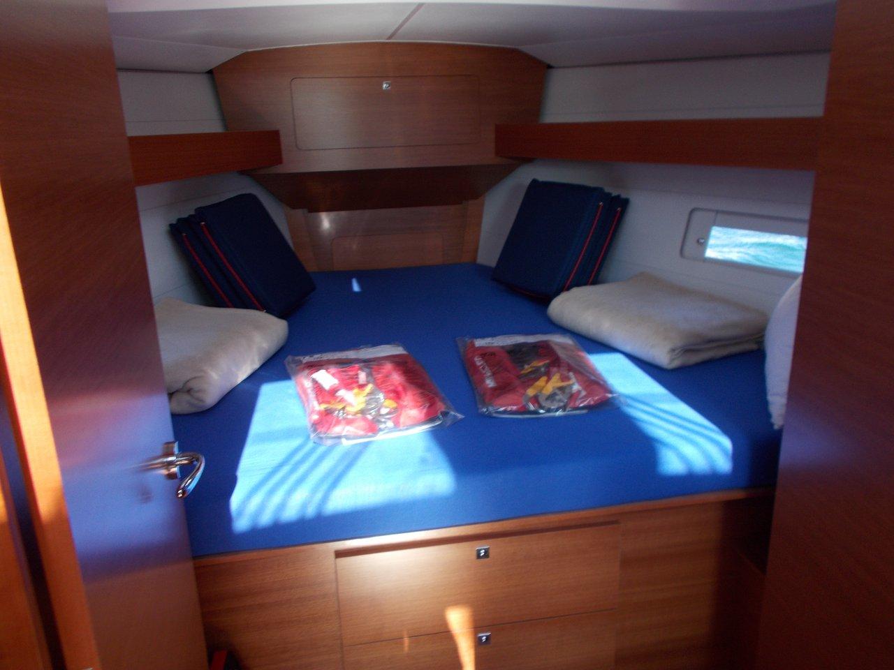 Dufour 382 GL, picture 7