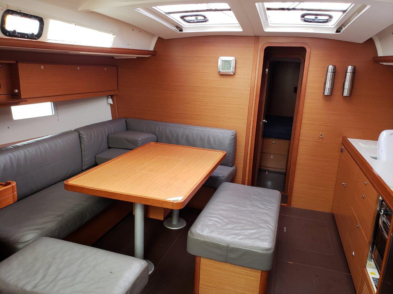 Dufour 460 GL, picture 4