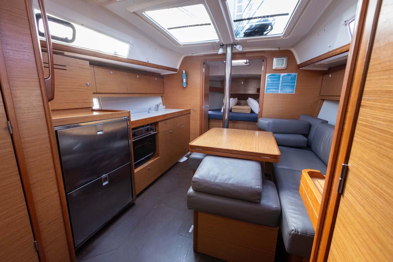 Dufour 382 GL, picture 8
