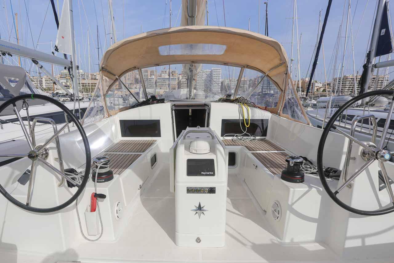 Sun Odyssey 440 - 4 cab., picture 4