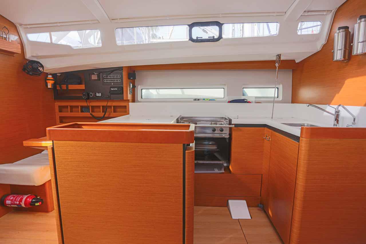 Sun Odyssey 440 - 4 cab., picture 10