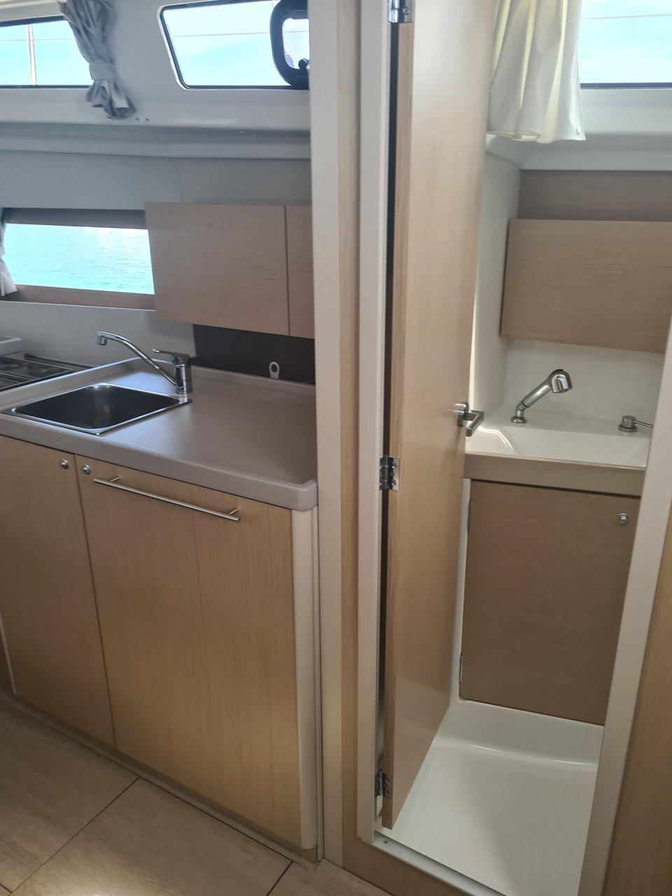 Oceanis 38.1, picture 8