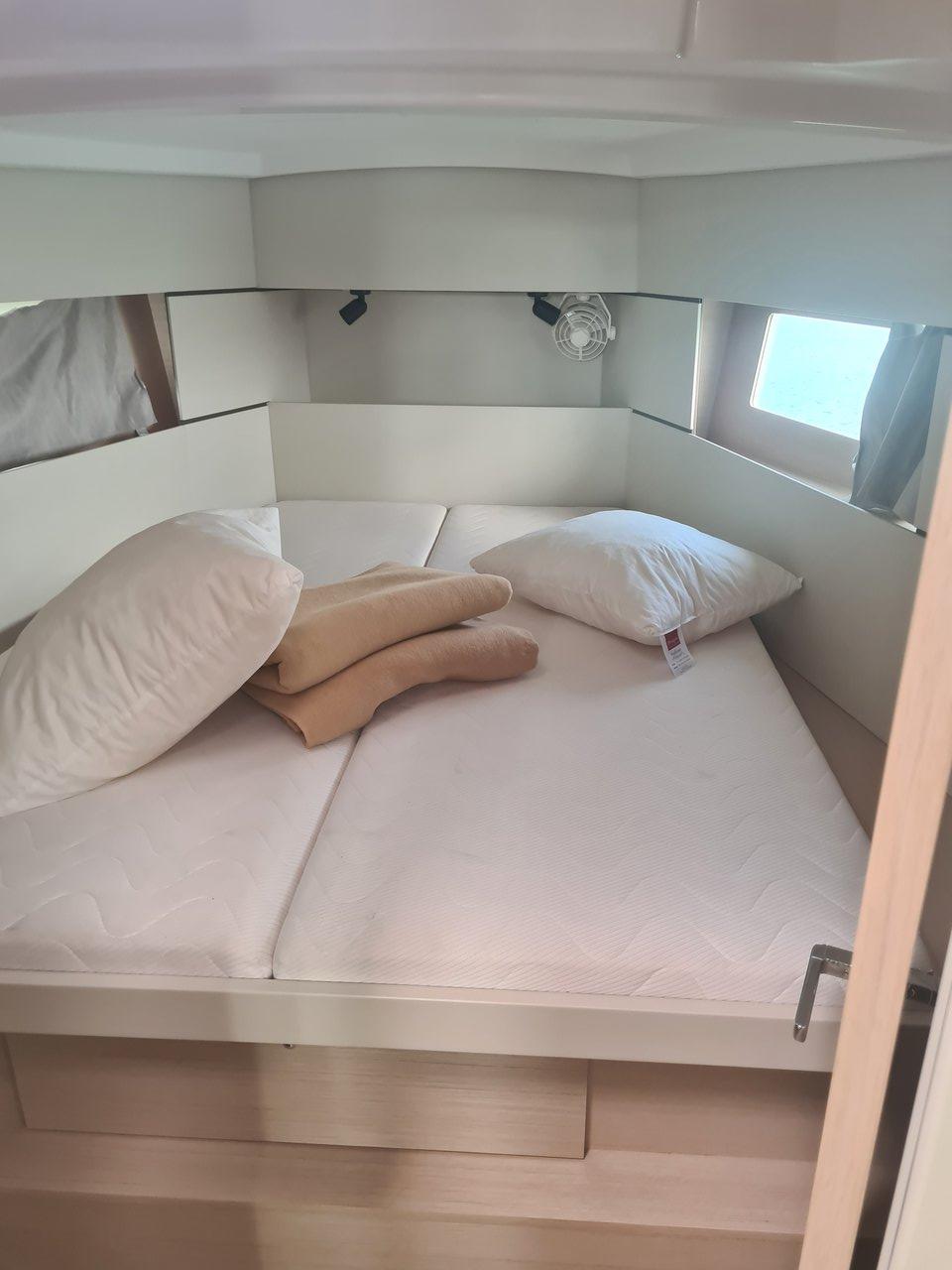 Oceanis 38.1, picture 10