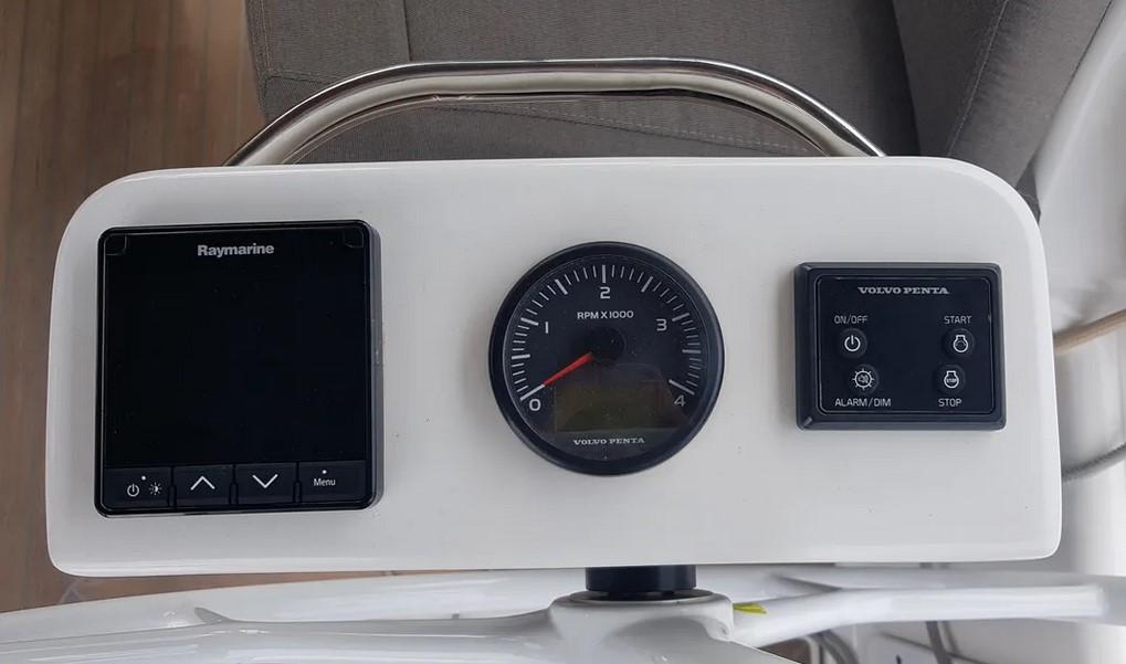 Dufour 430 - 3 cab., picture 6