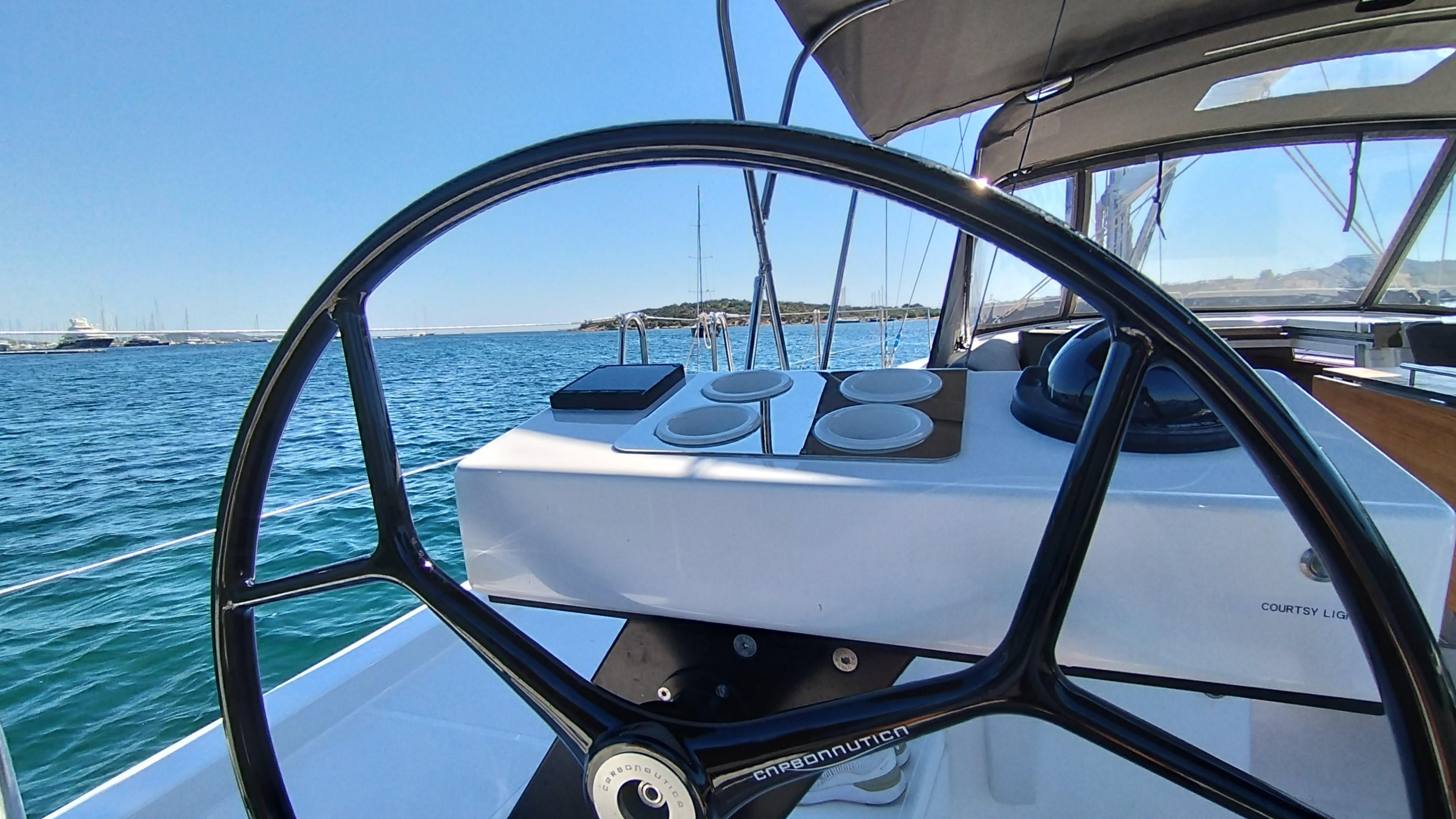 Dufour 530 - 5 + 1 cab., picture 4