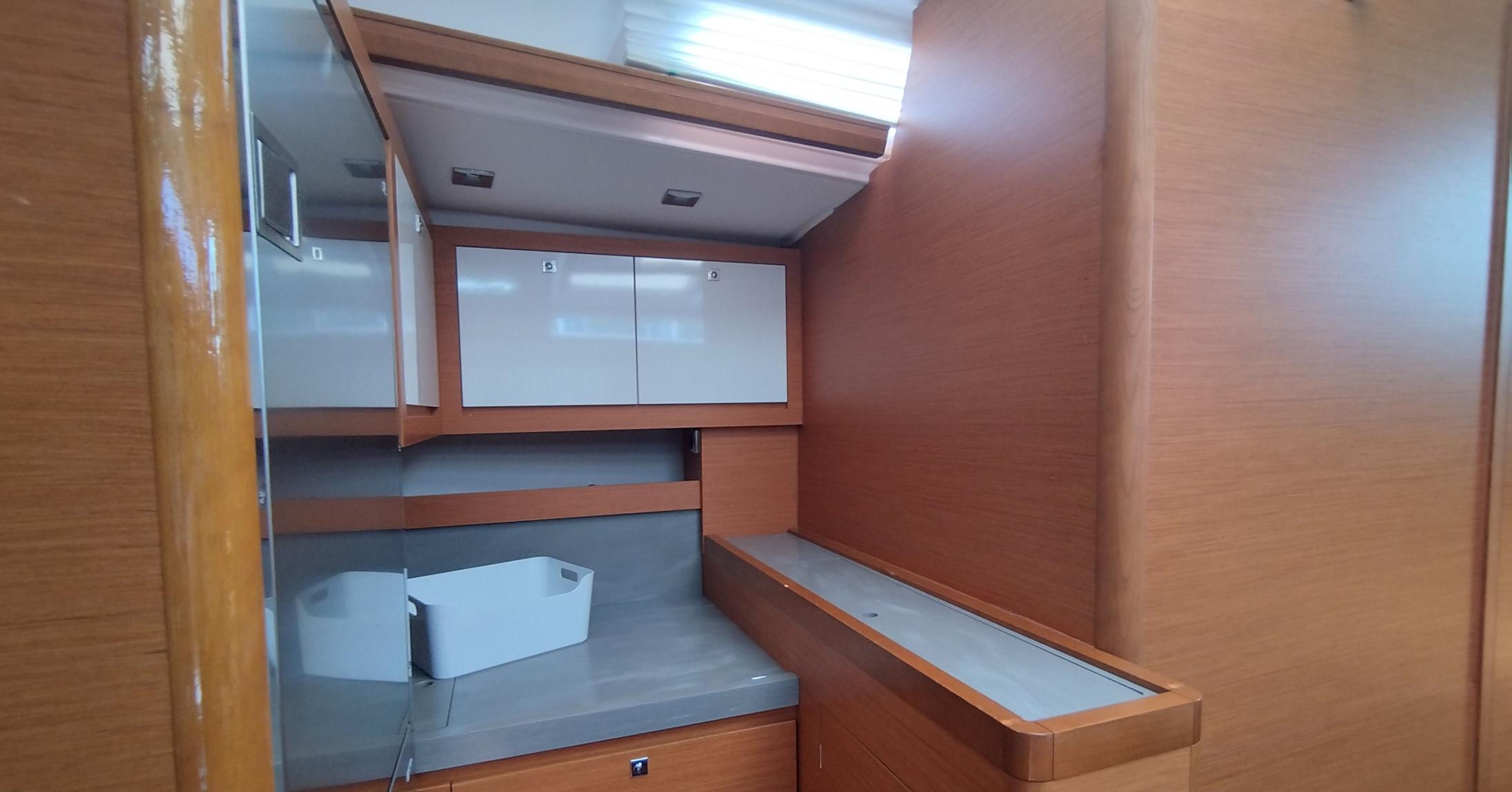 Dufour 530 - 5 + 1 cab., picture 12