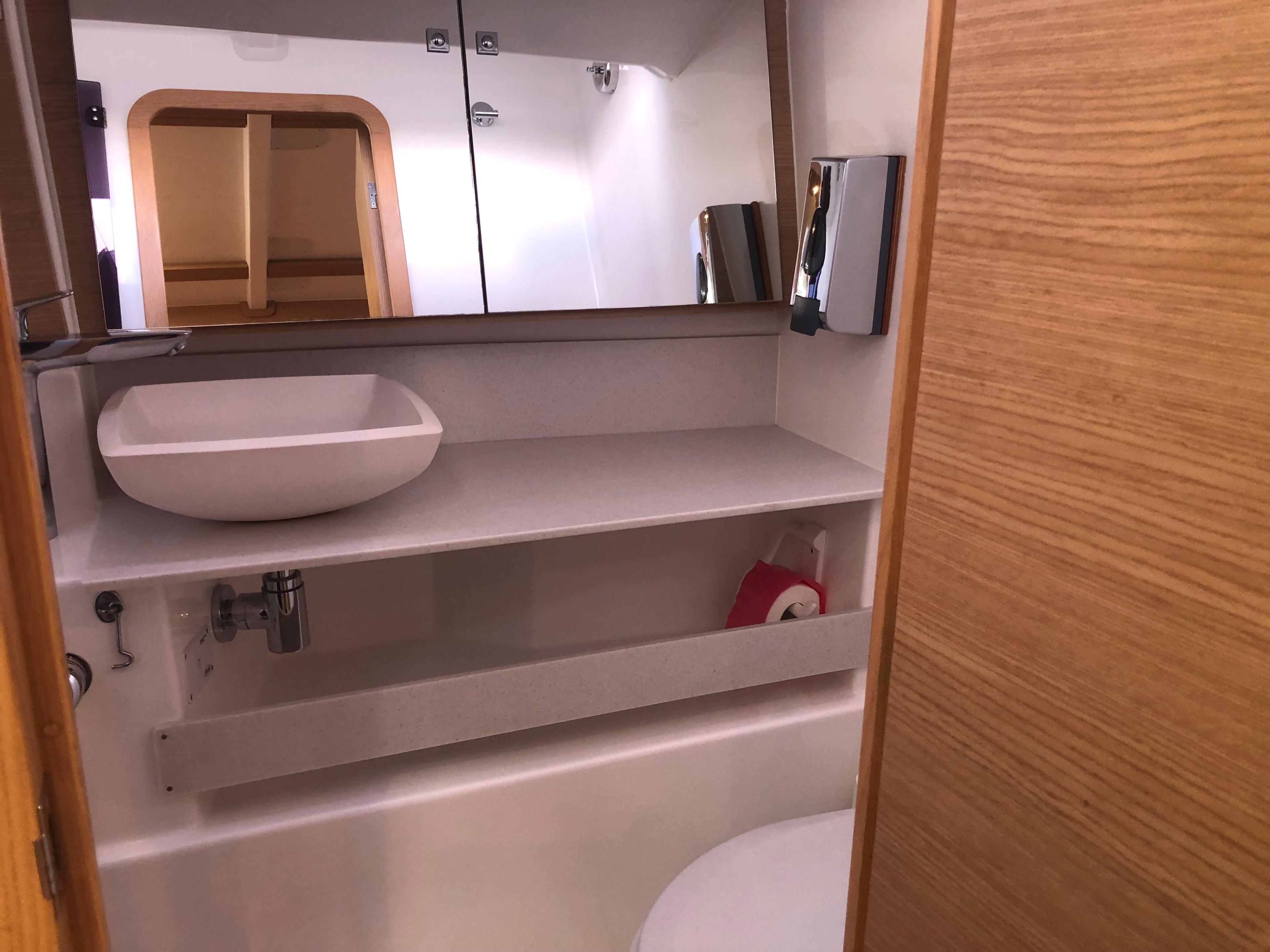 Dufour 430, picture 23