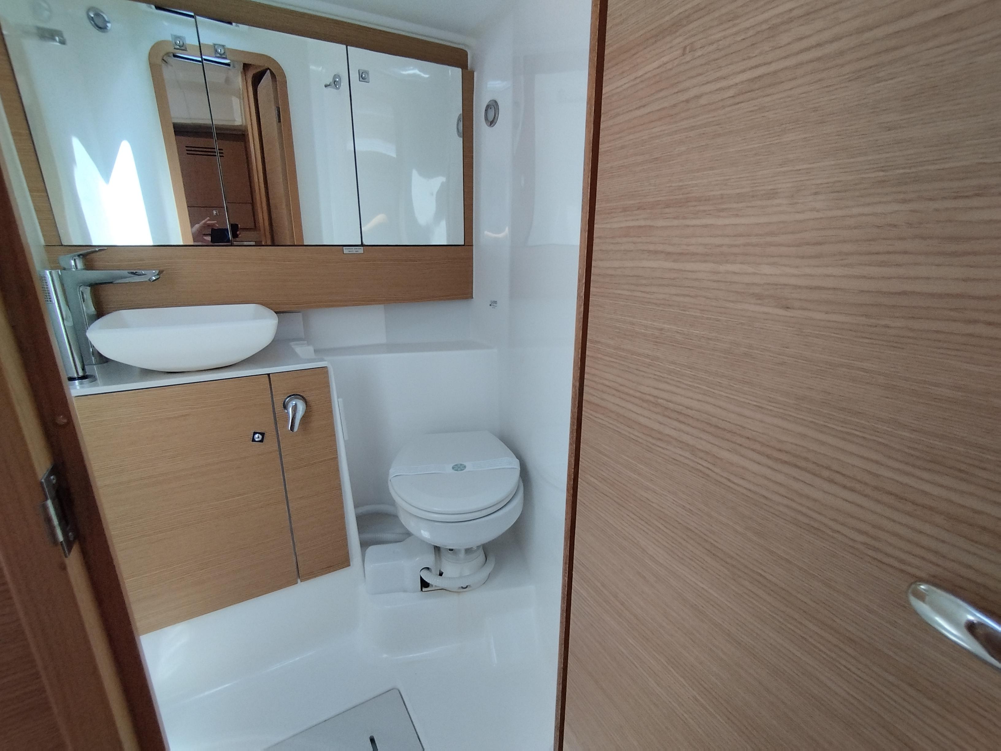 Dufour 430, picture 22