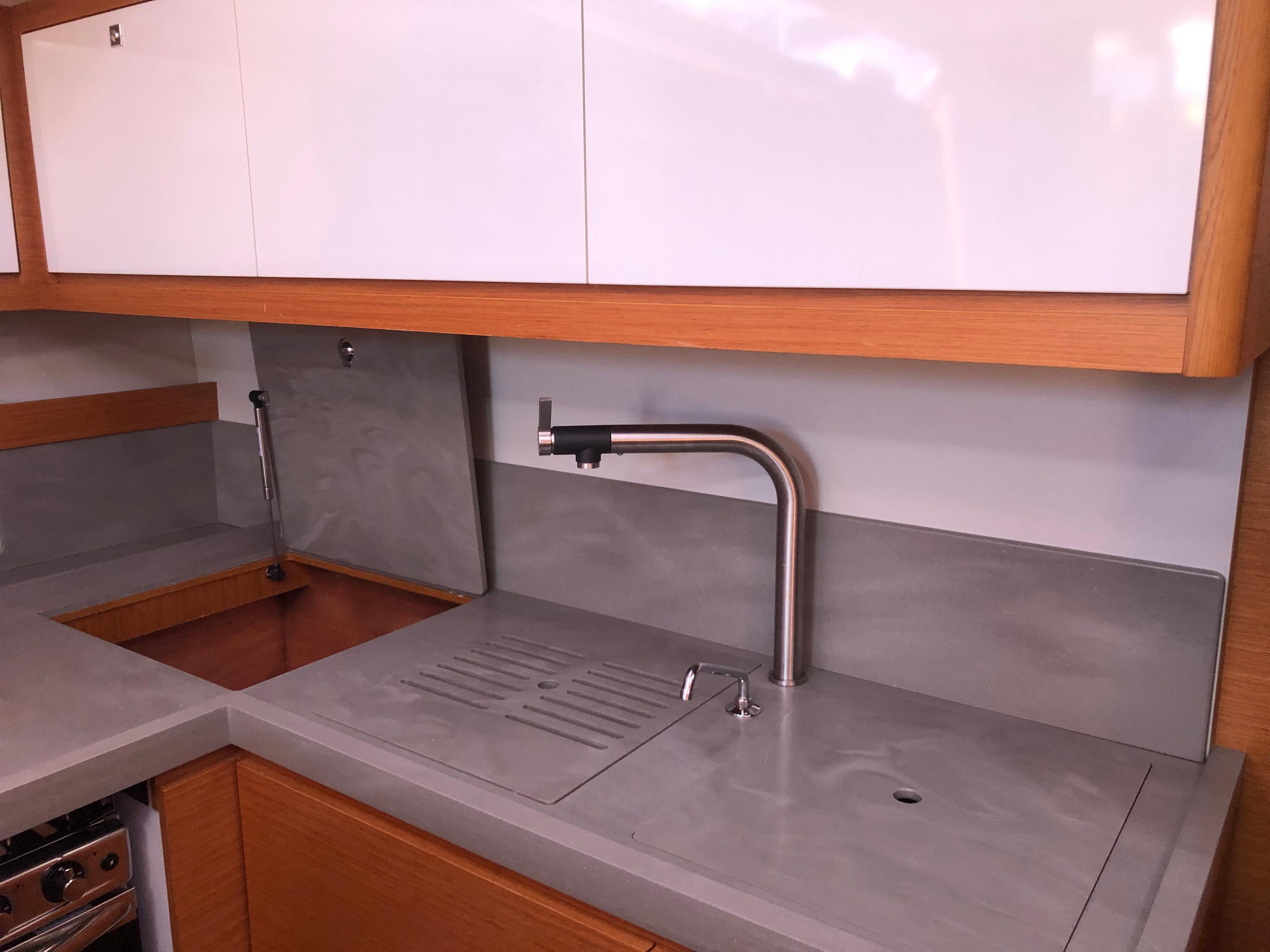 Dufour 530 - 5 + 1 cab., picture 11