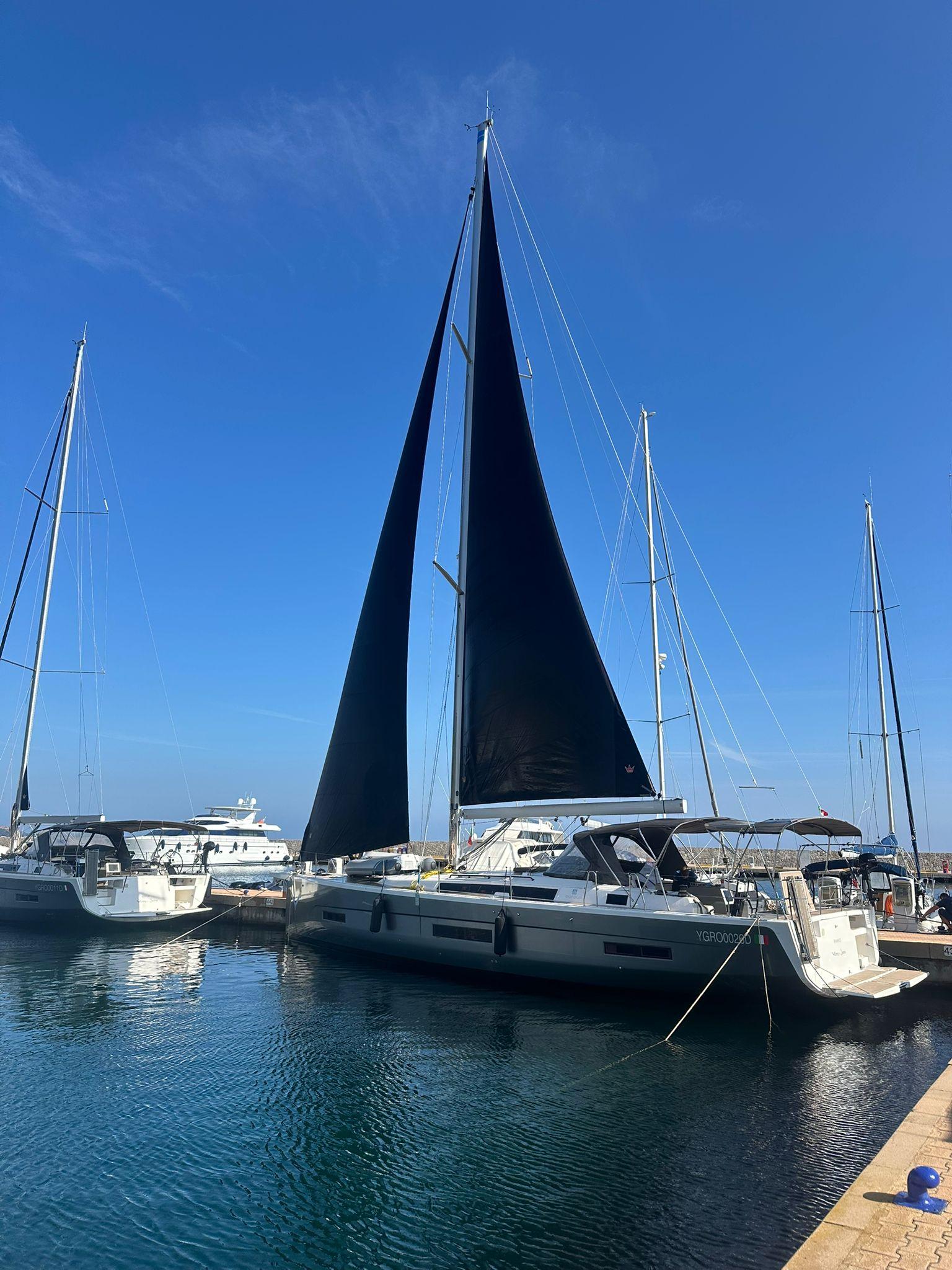 Dufour 530 - 4 + 1 cab., picture 1