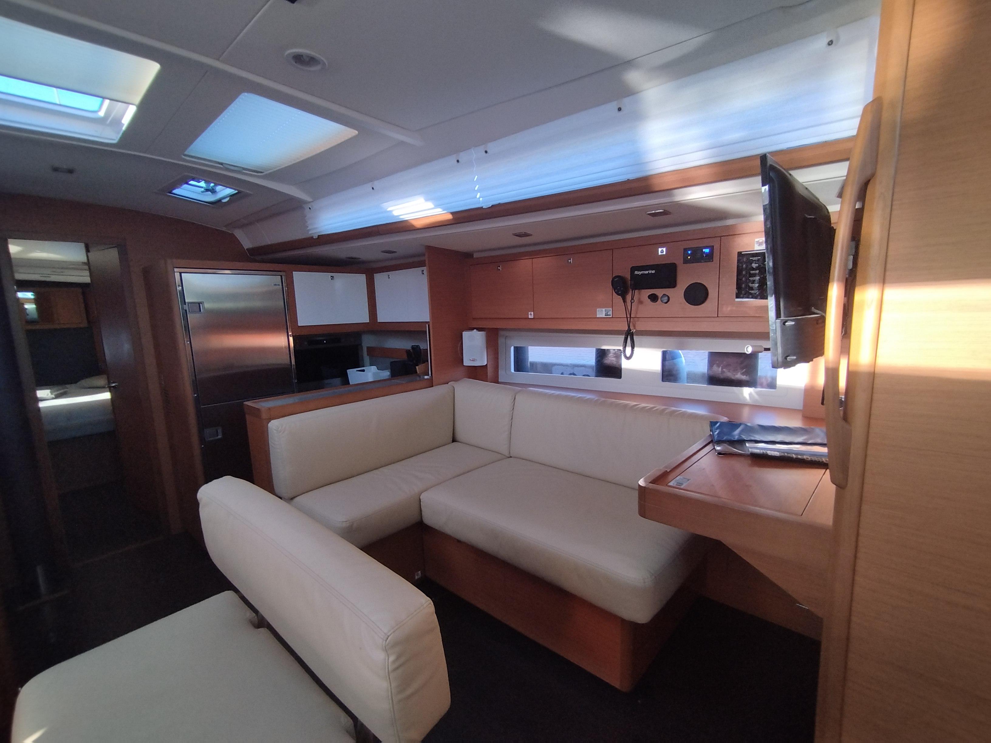 Dufour 530 - 4 + 1 cab., picture 15