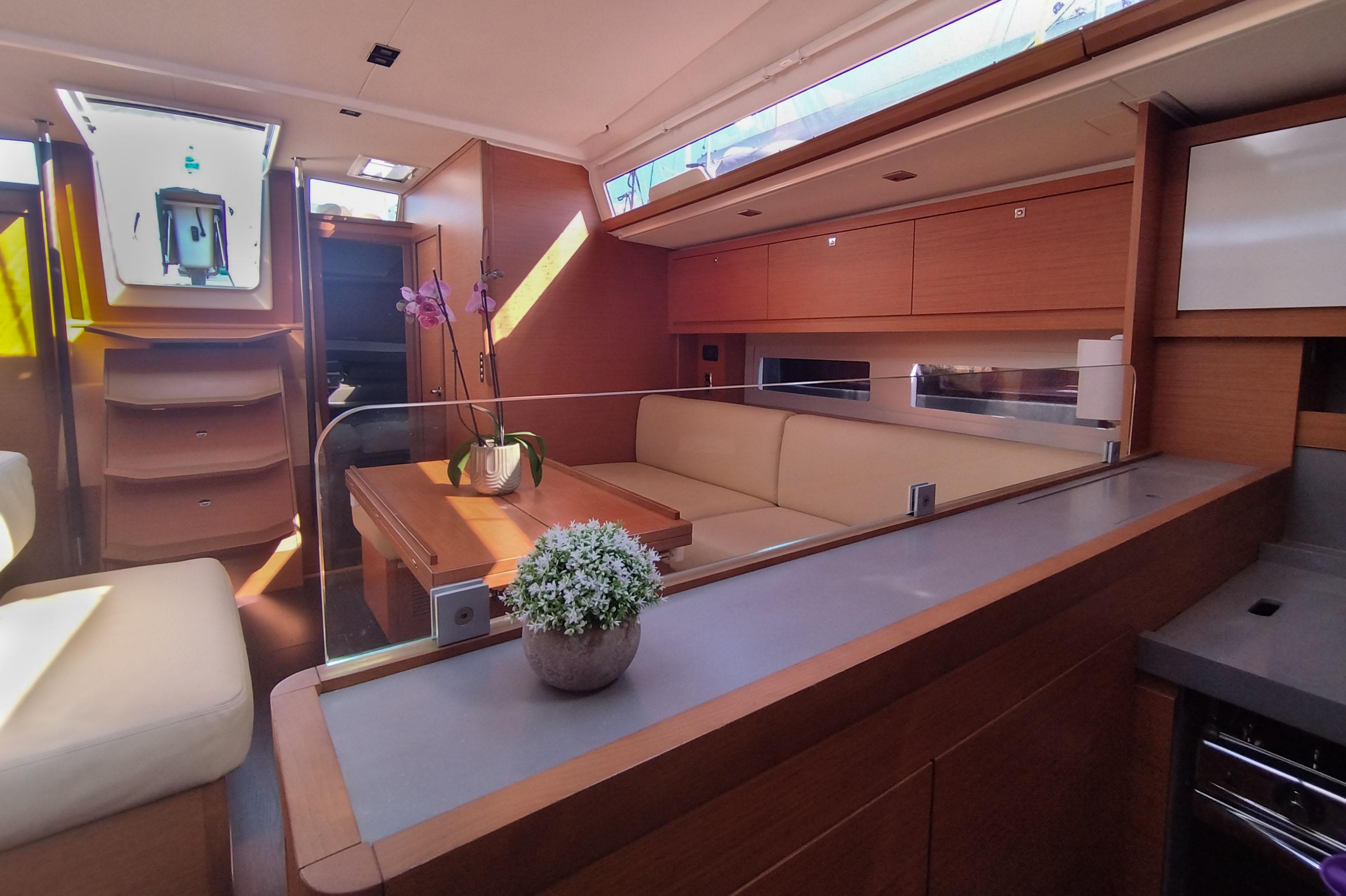 Dufour 530 - 4 + 1 cab., picture 9