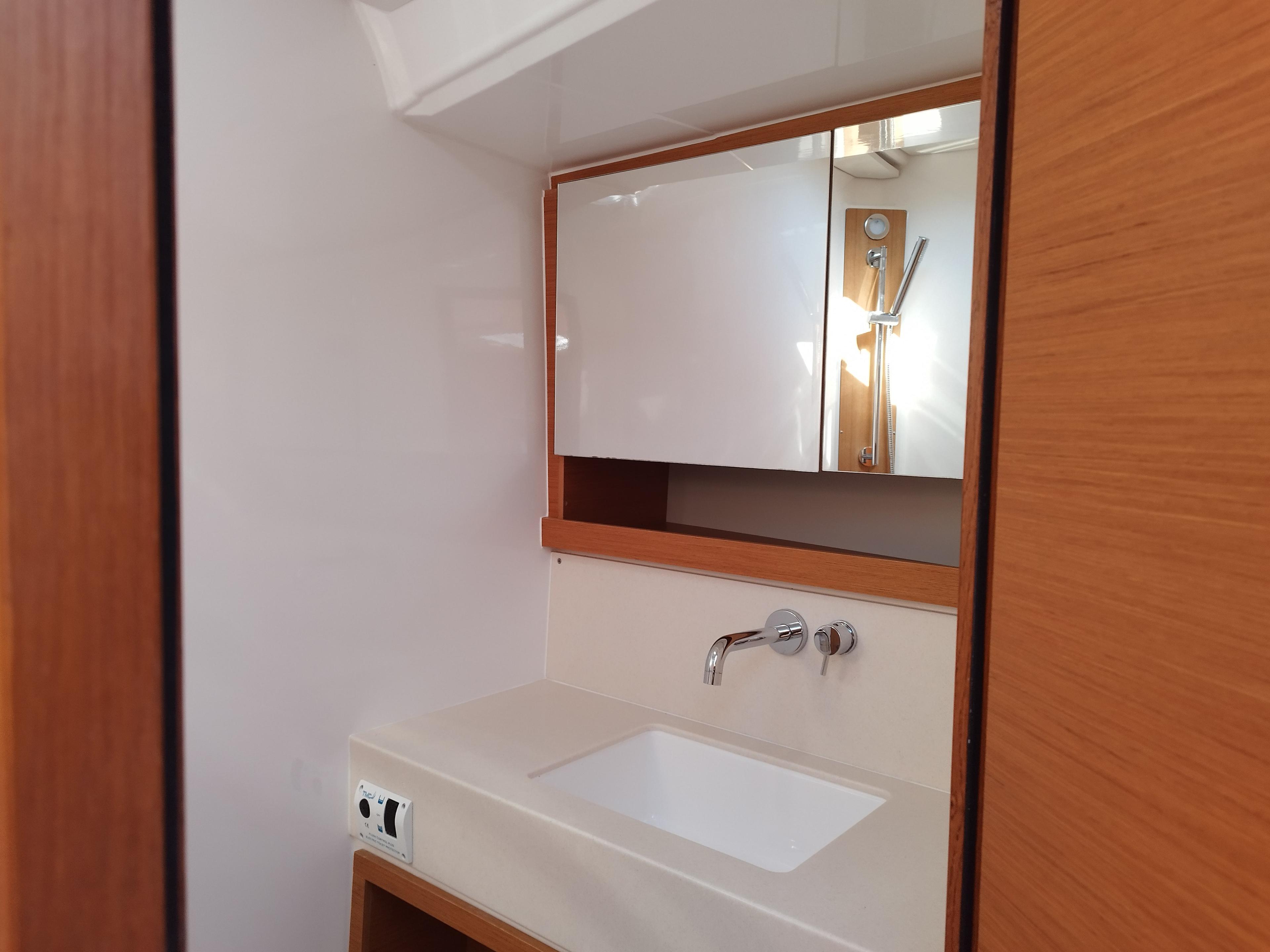 Dufour 530 - 4 + 1 cab., picture 21