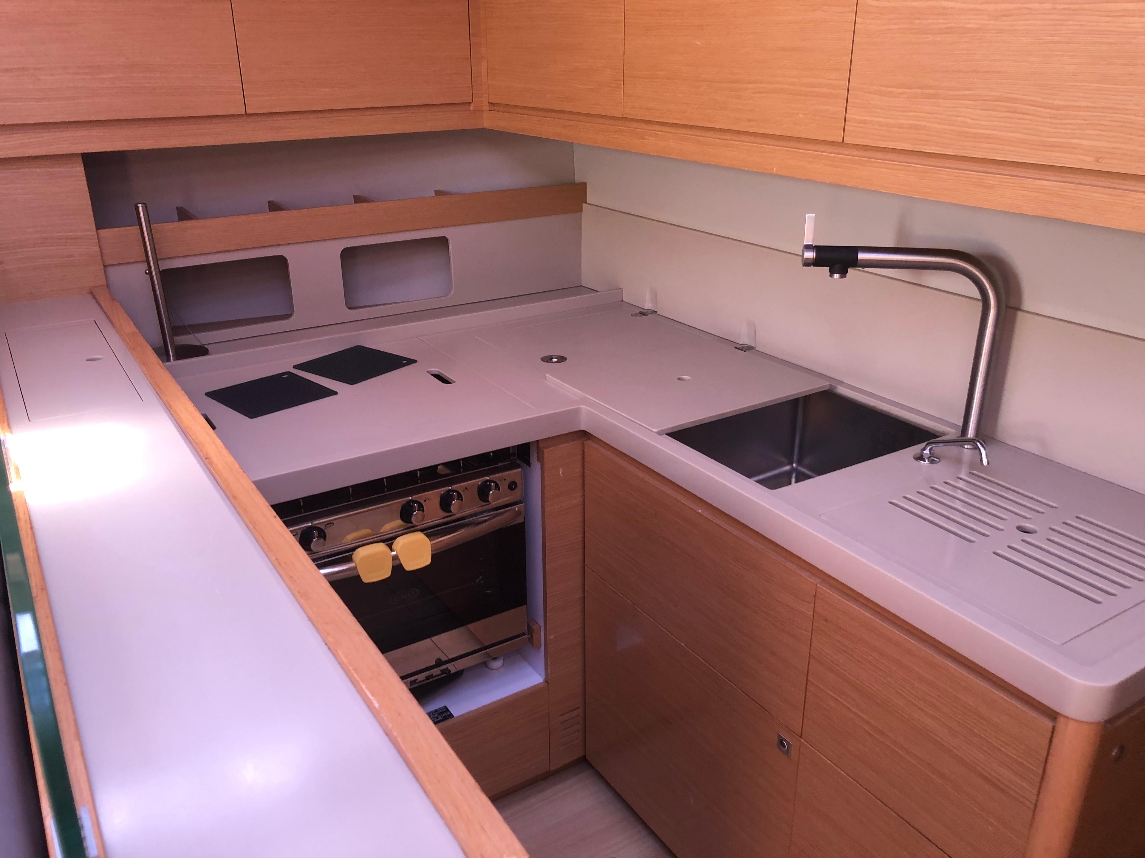 Dufour 530, picture 13