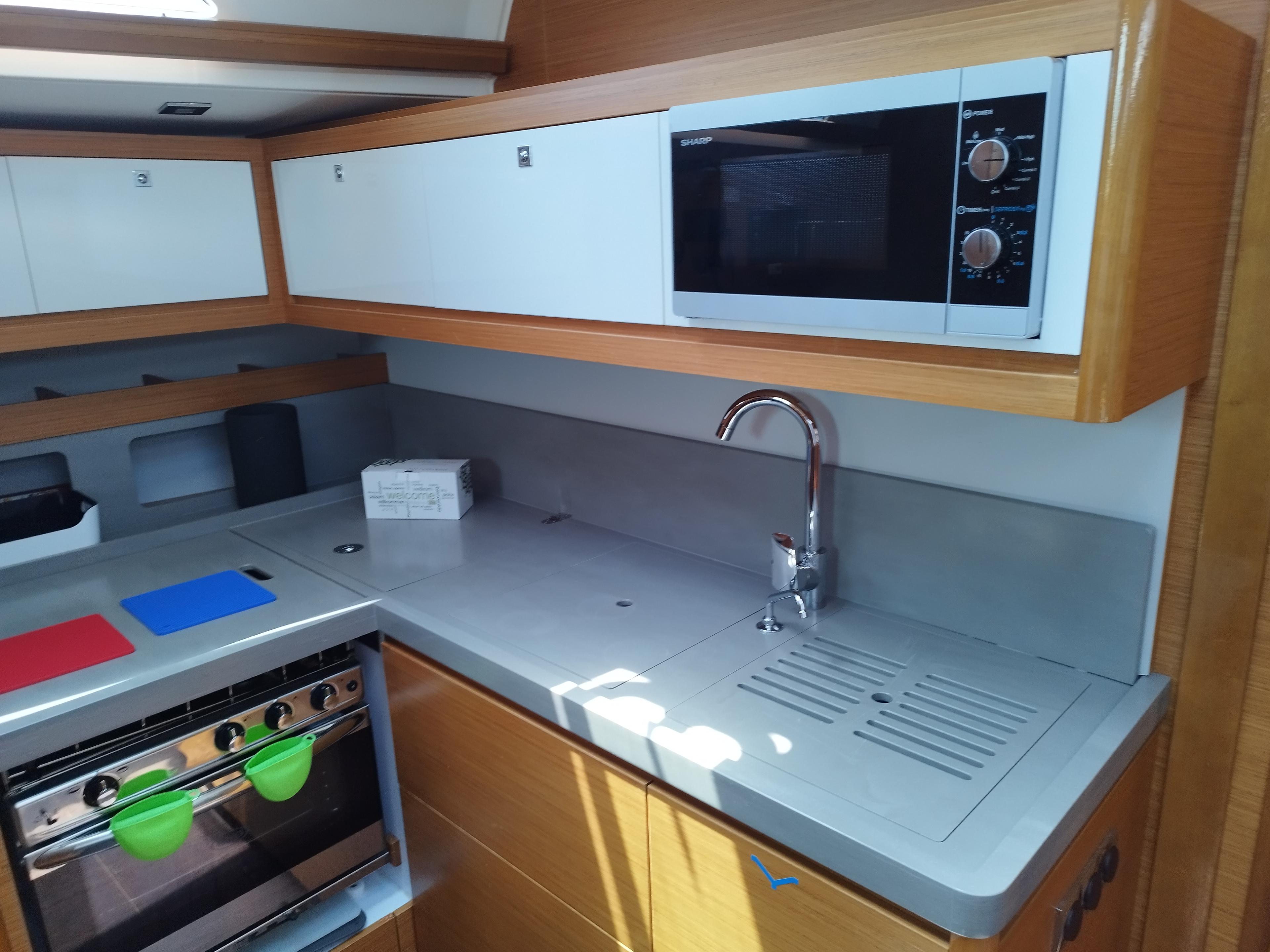 Dufour 470 - 3 cab., picture 15