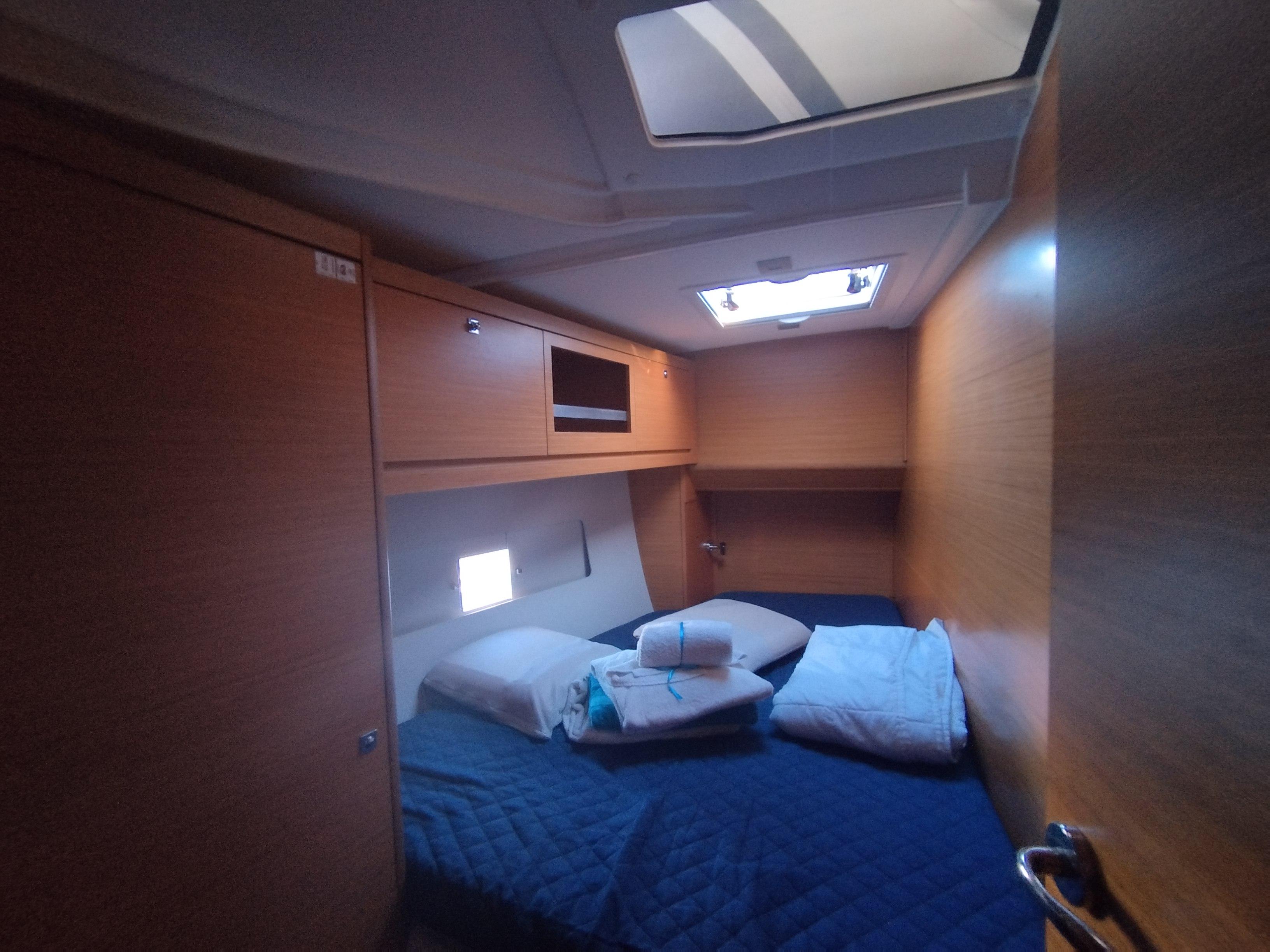 Dufour 470 - 5 + 1 cab., picture 17