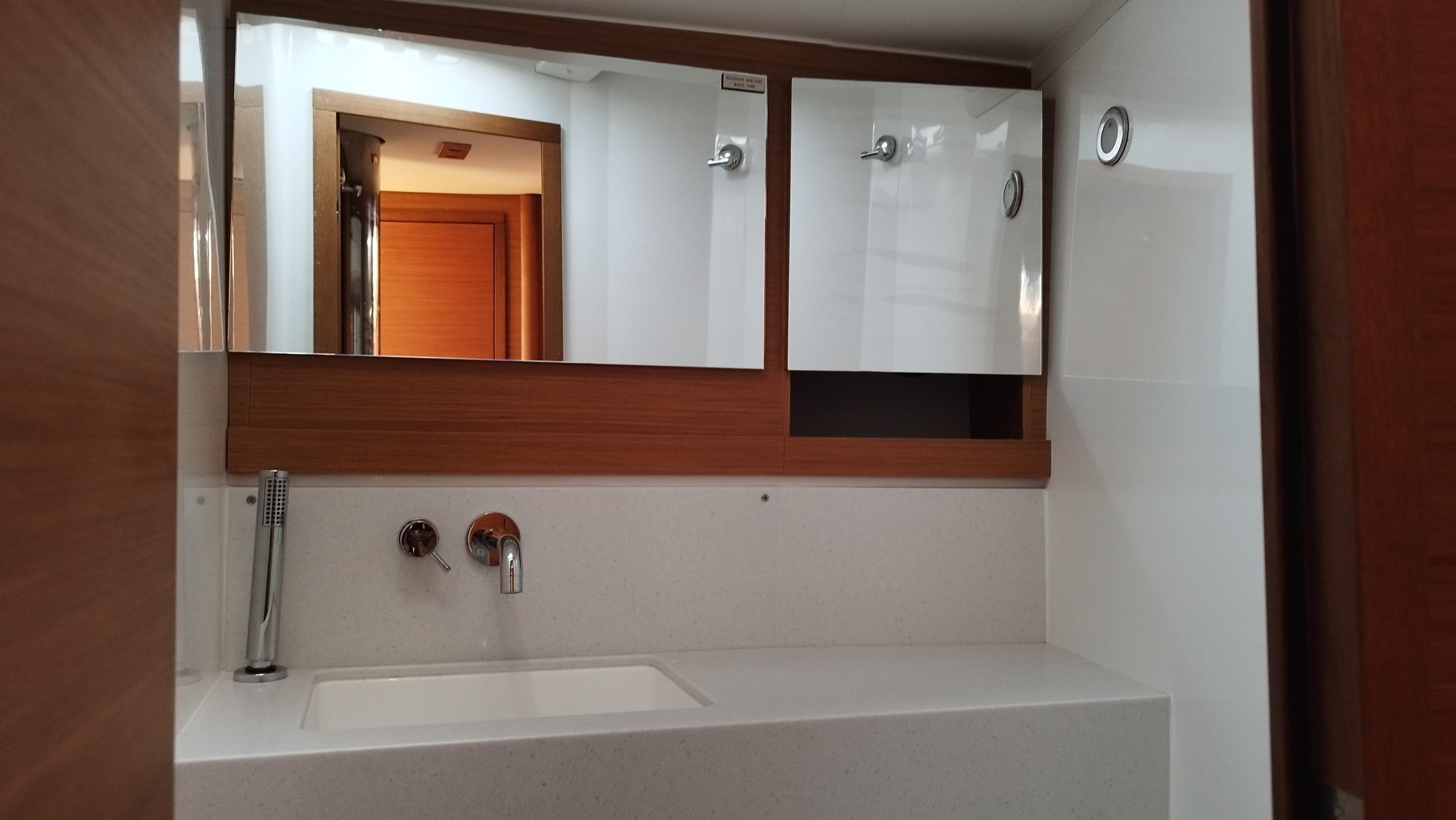 Dufour 470 - 5 + 1 cab., picture 18