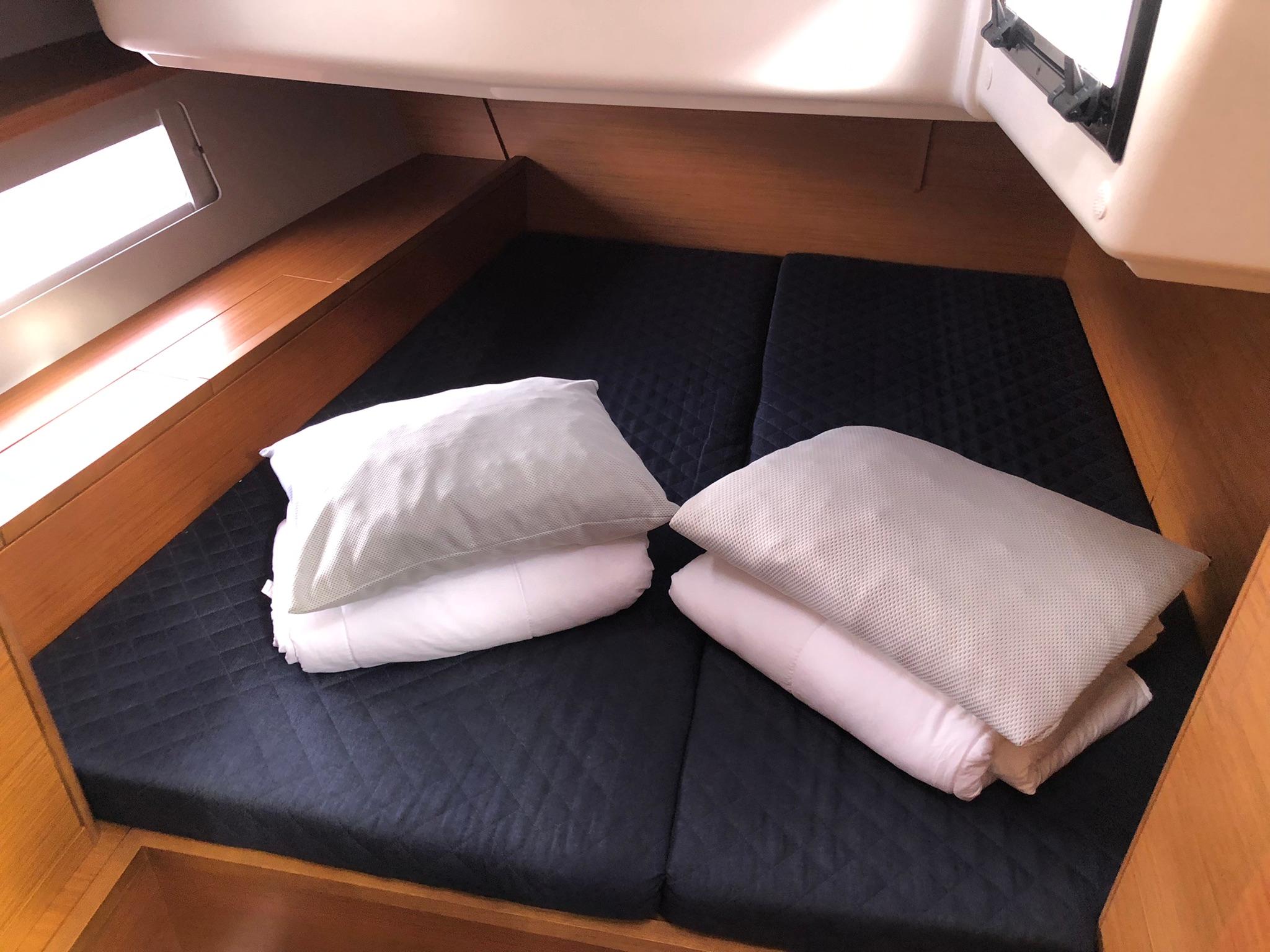 Dufour 470 - 5 + 1 cab., picture 15