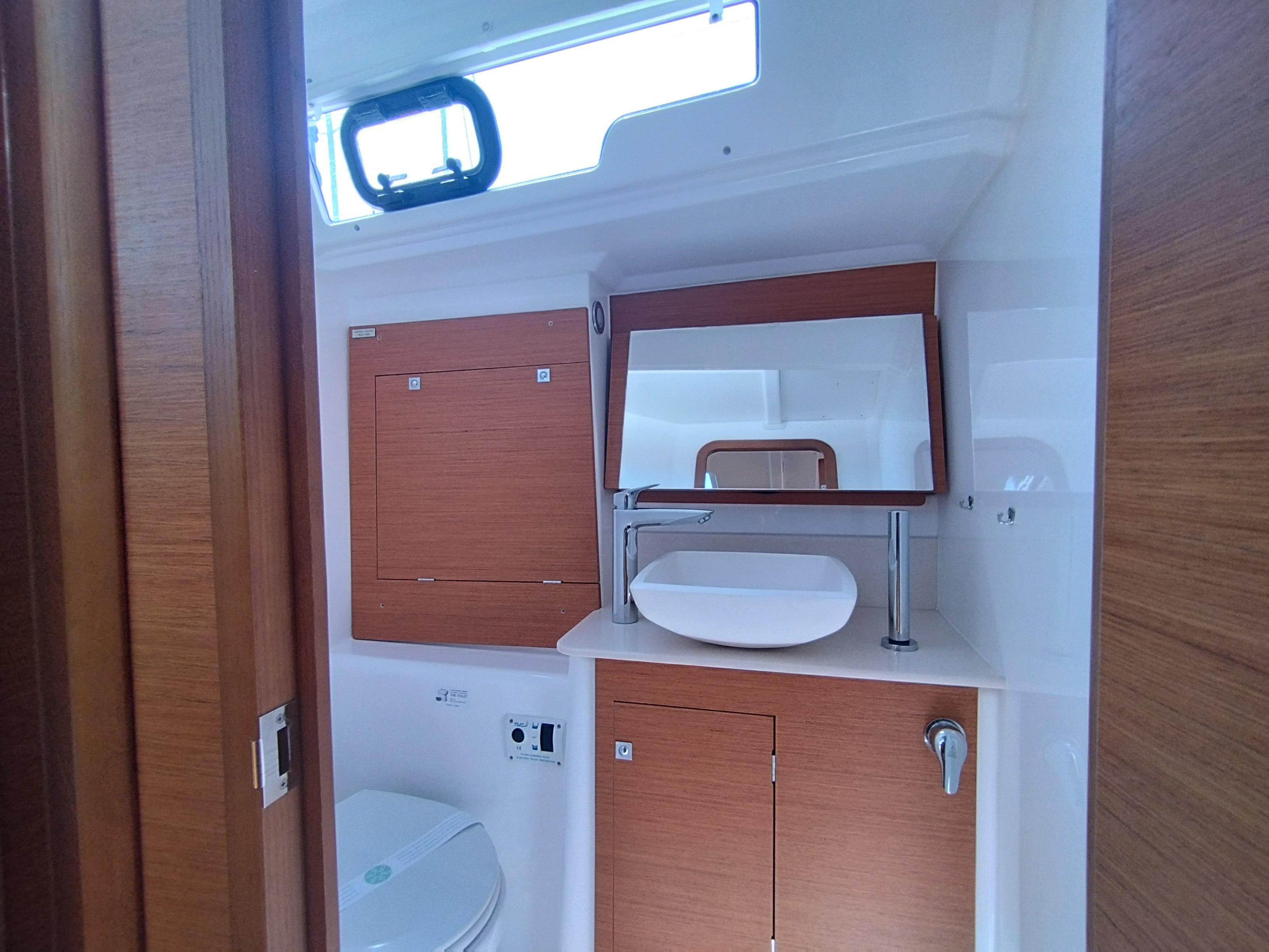 Dufour 390, picture 20