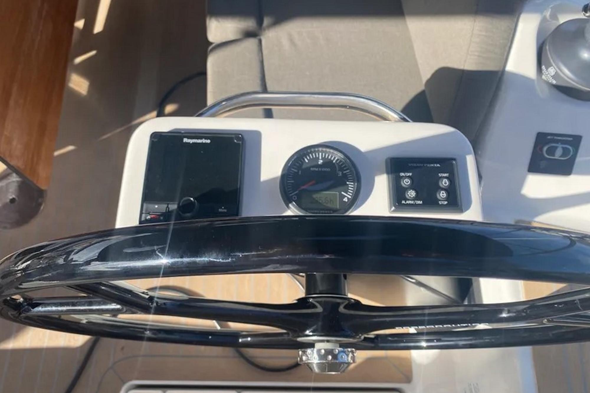 Dufour 390, picture 12