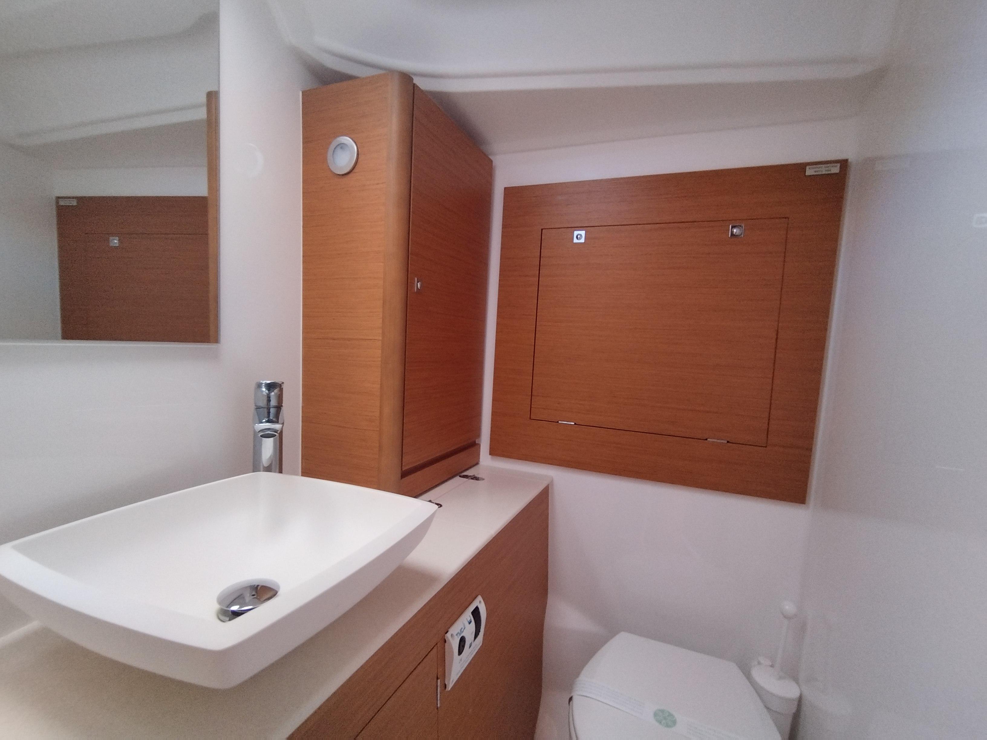 Dufour 390, picture 19