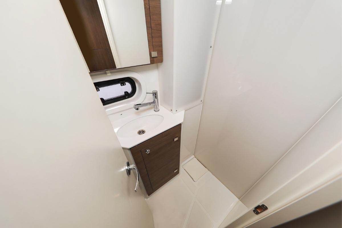 Bali 4.2 - 4 + 1 cab., picture 14