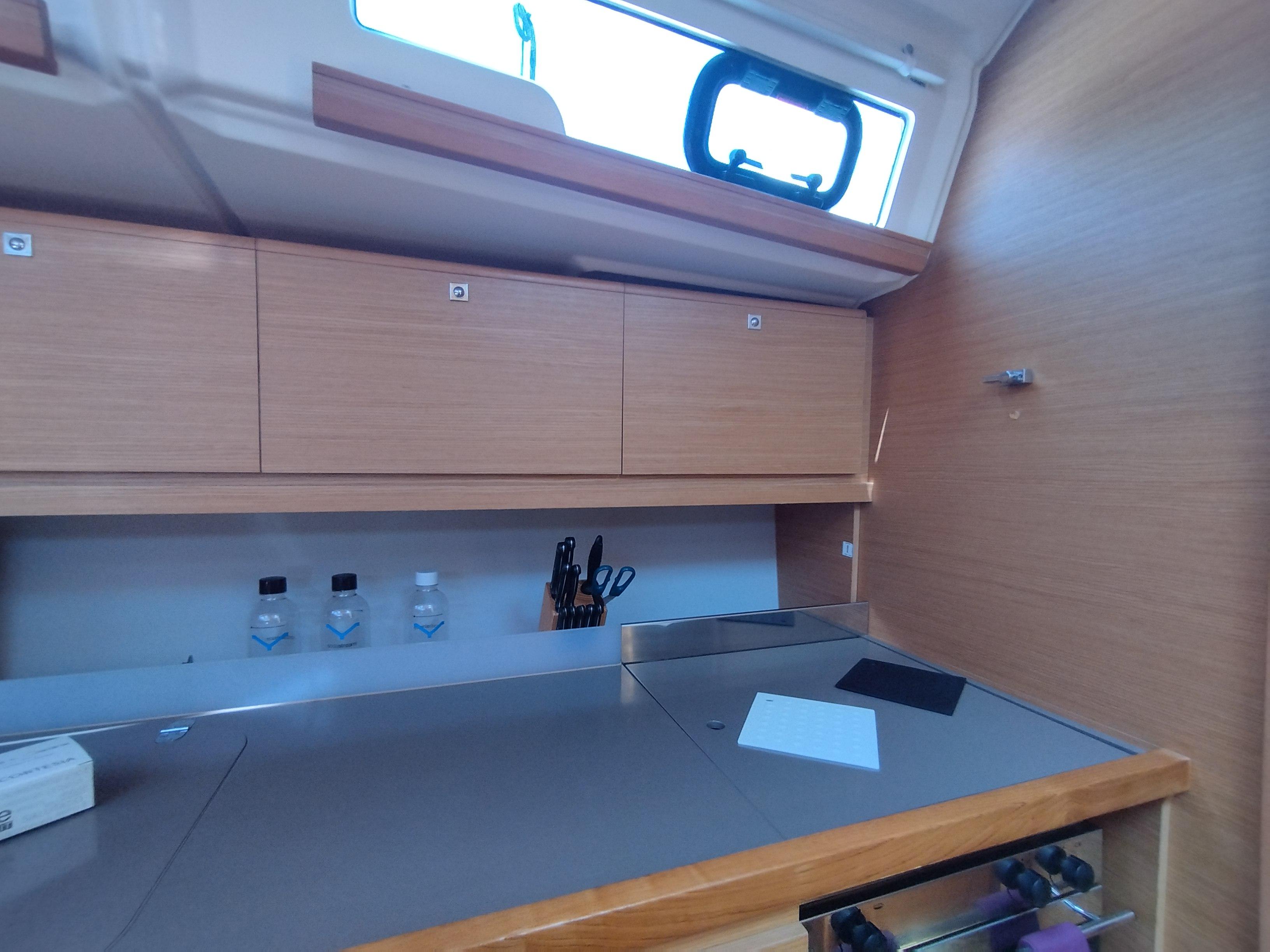 Dufour 390, picture 11