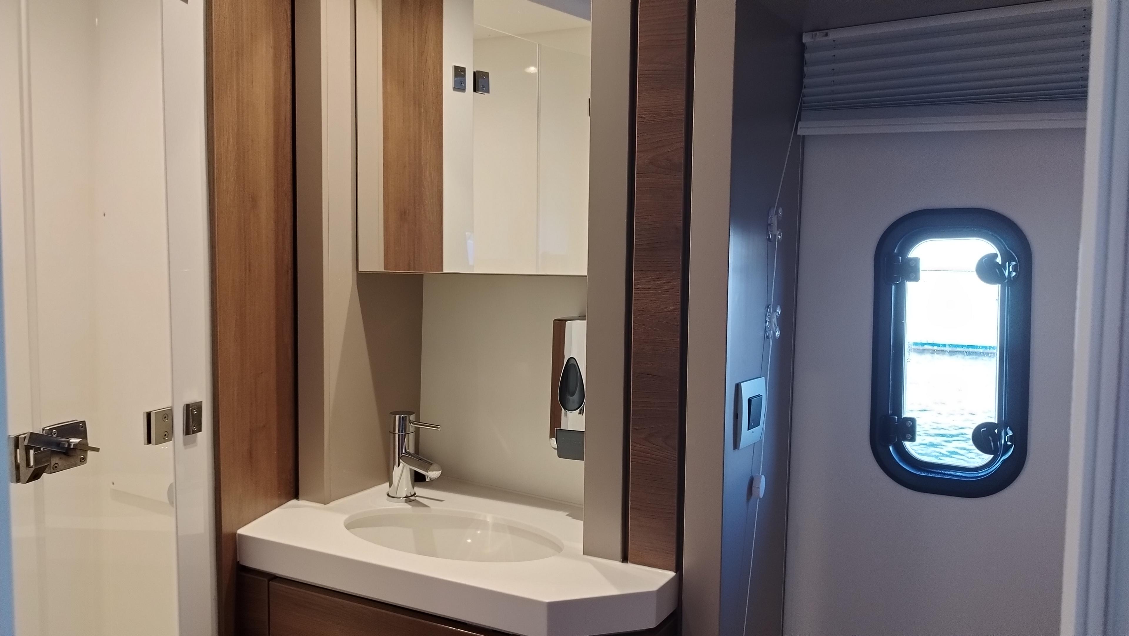 Bali 4.6 - 5 + 1 cab., picture 20