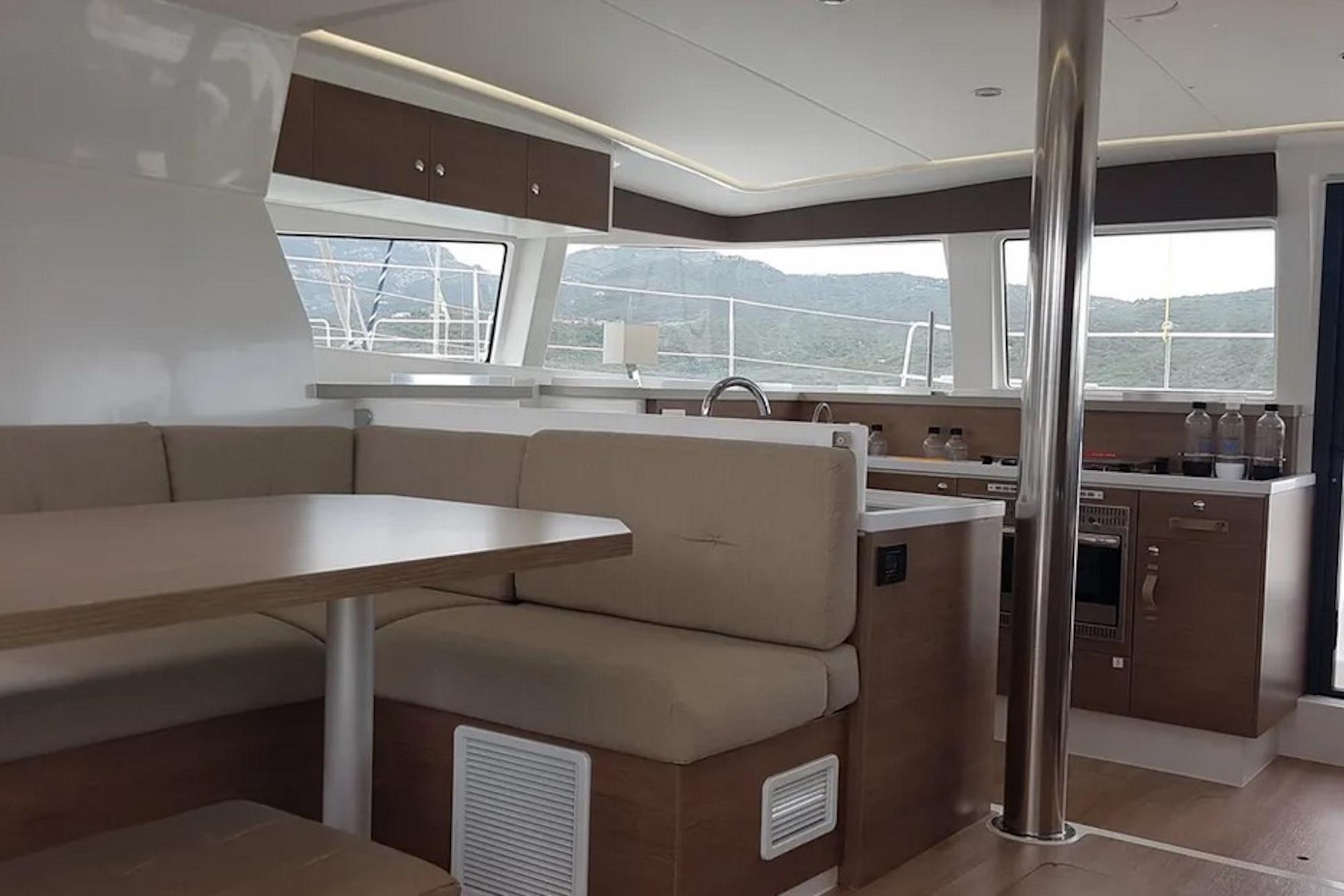 Bali 4.2 - 4 + 1 cab., picture 17