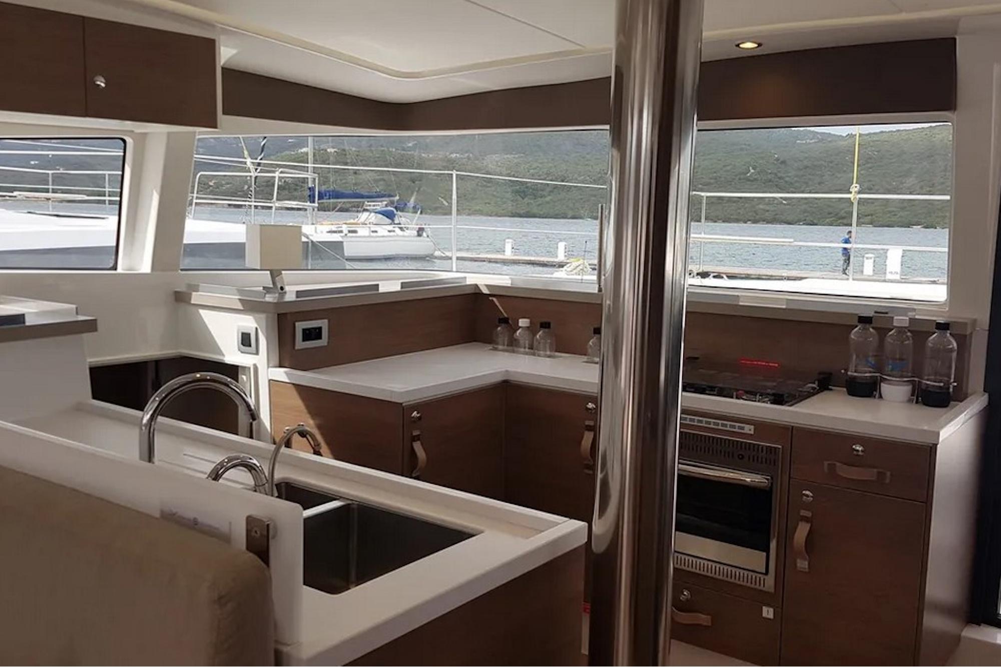 Bali 4.2 - 4 + 1 cab., picture 18