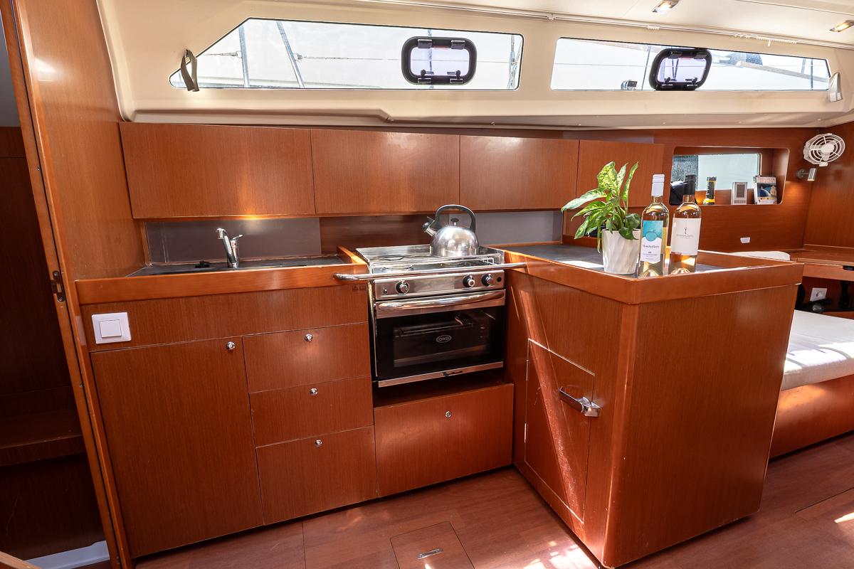 Oceanis 41.1, picture 11