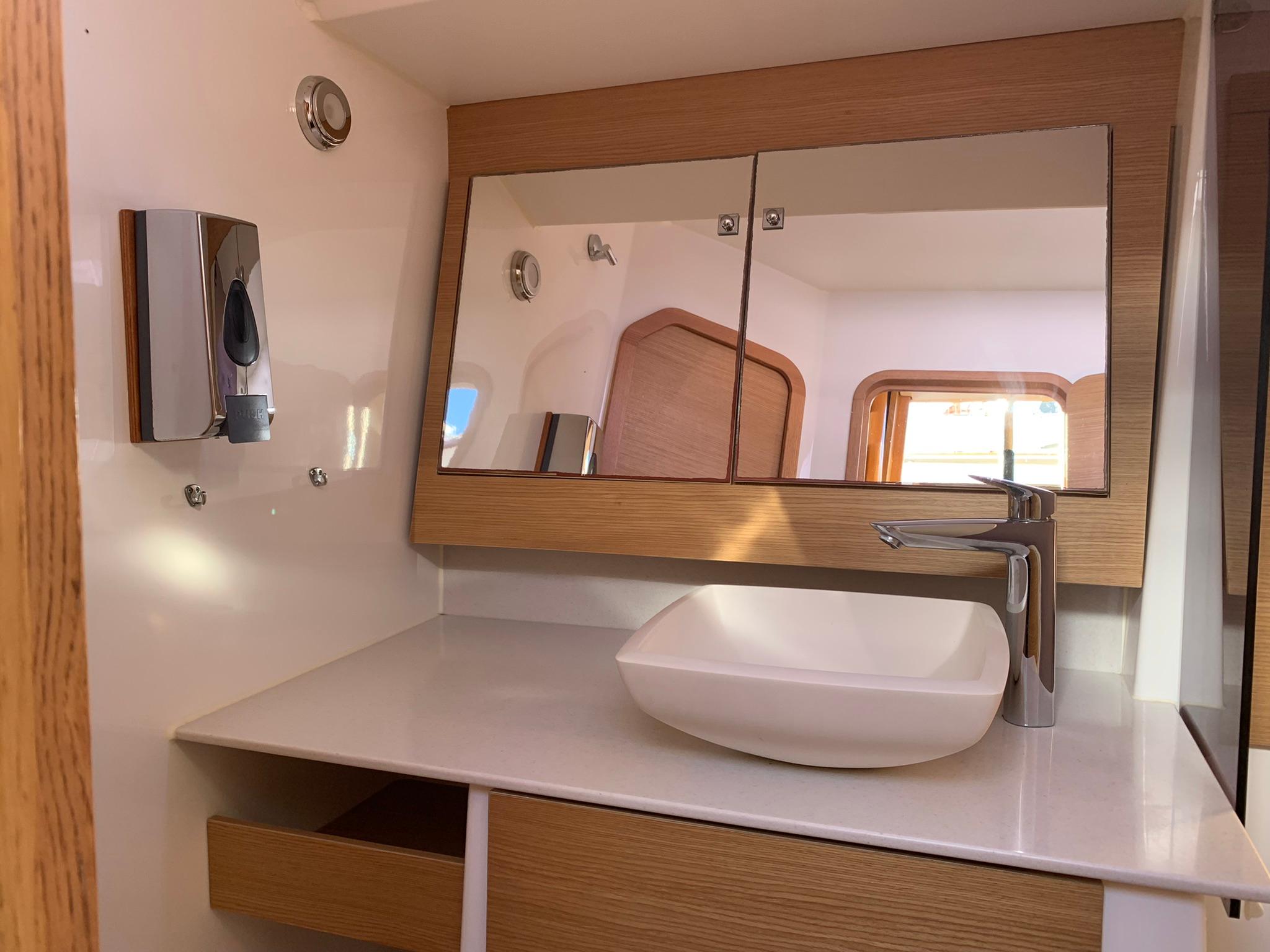 Dufour 520 GL, picture 27