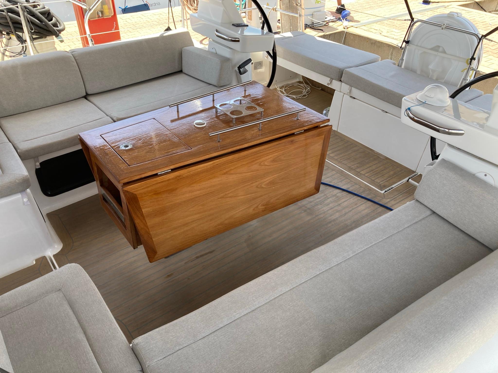 Dufour 520 GL, picture 3