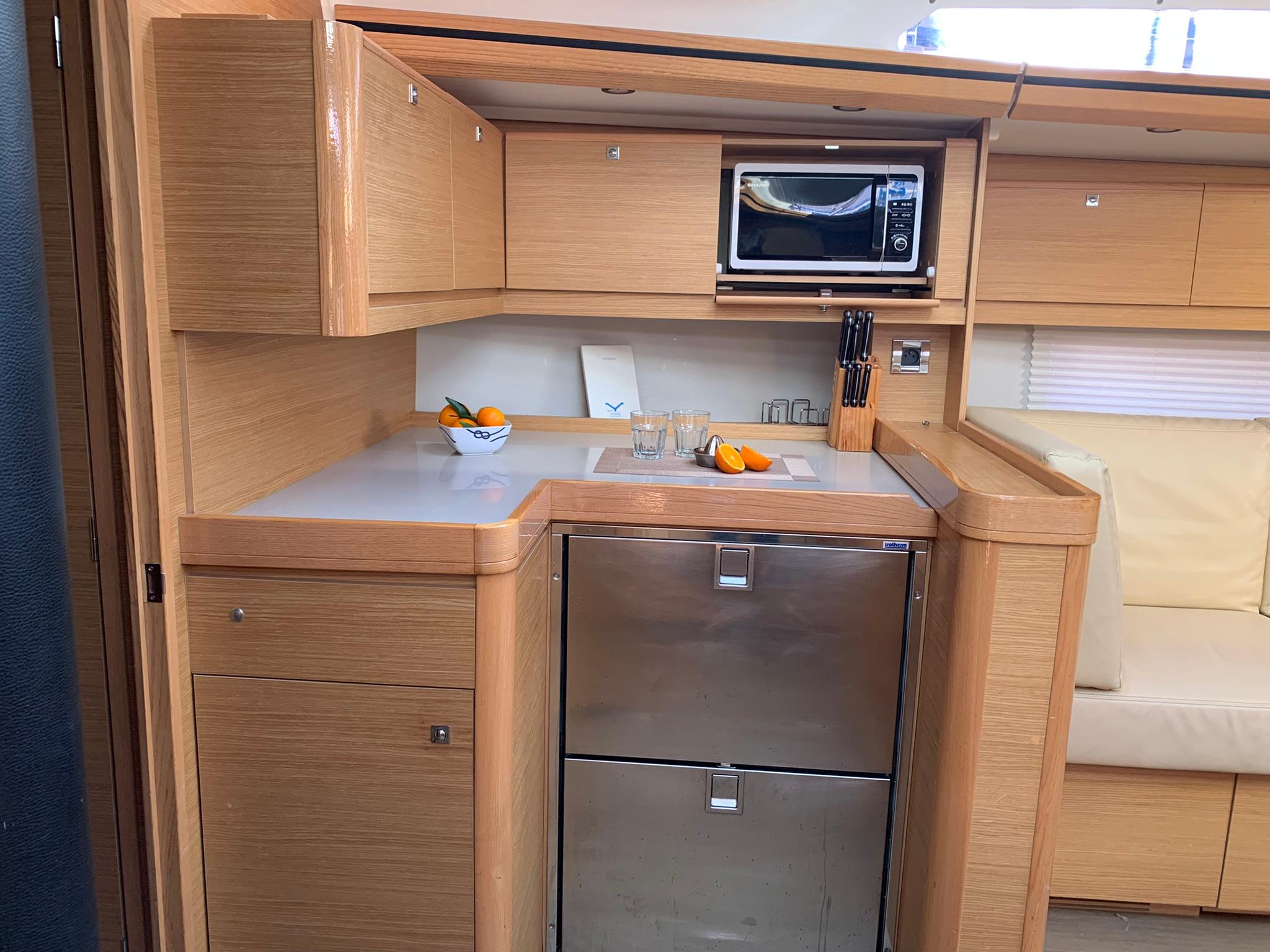 Dufour 520 GL, picture 14