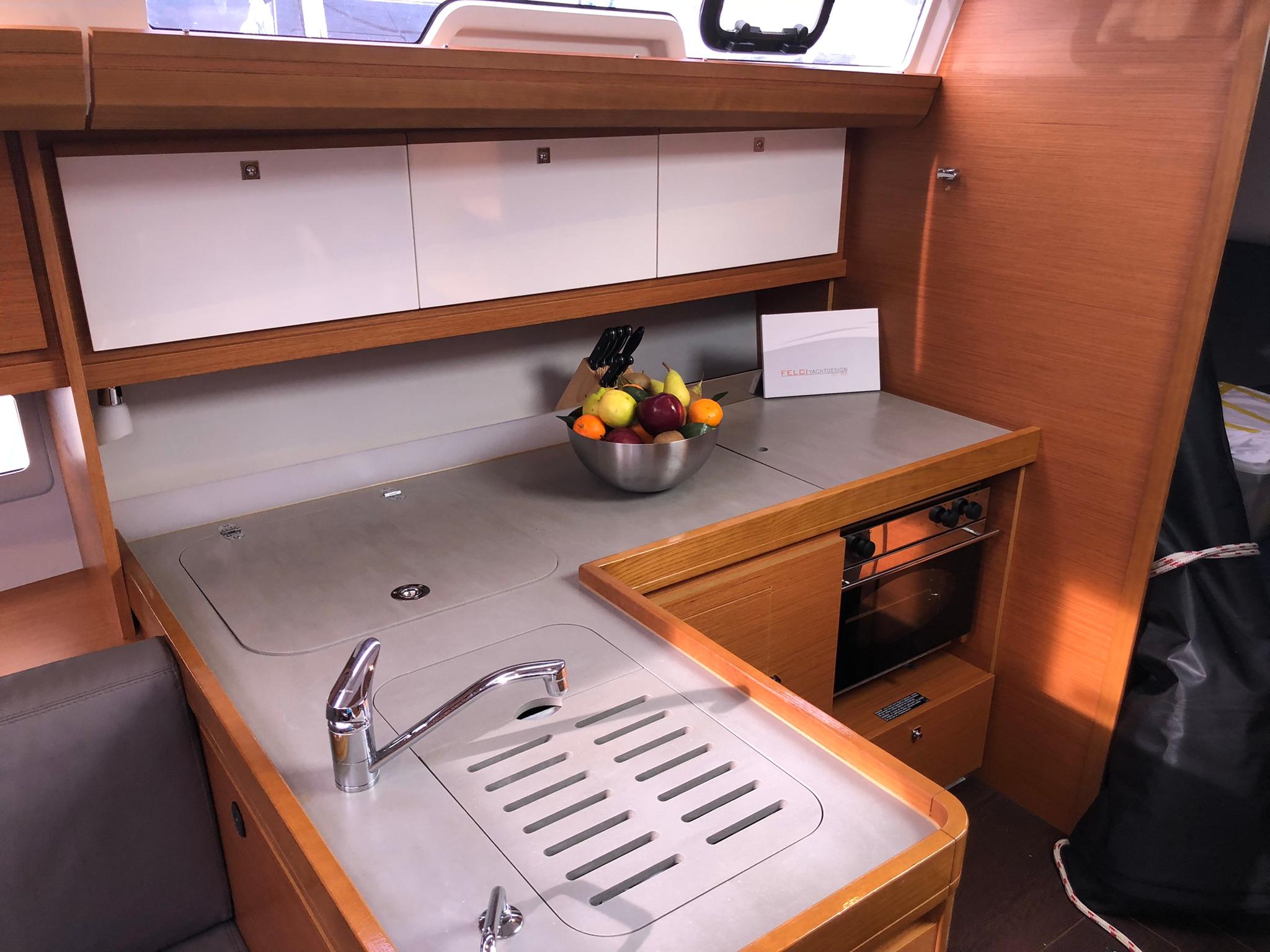 Dufour 412, picture 9