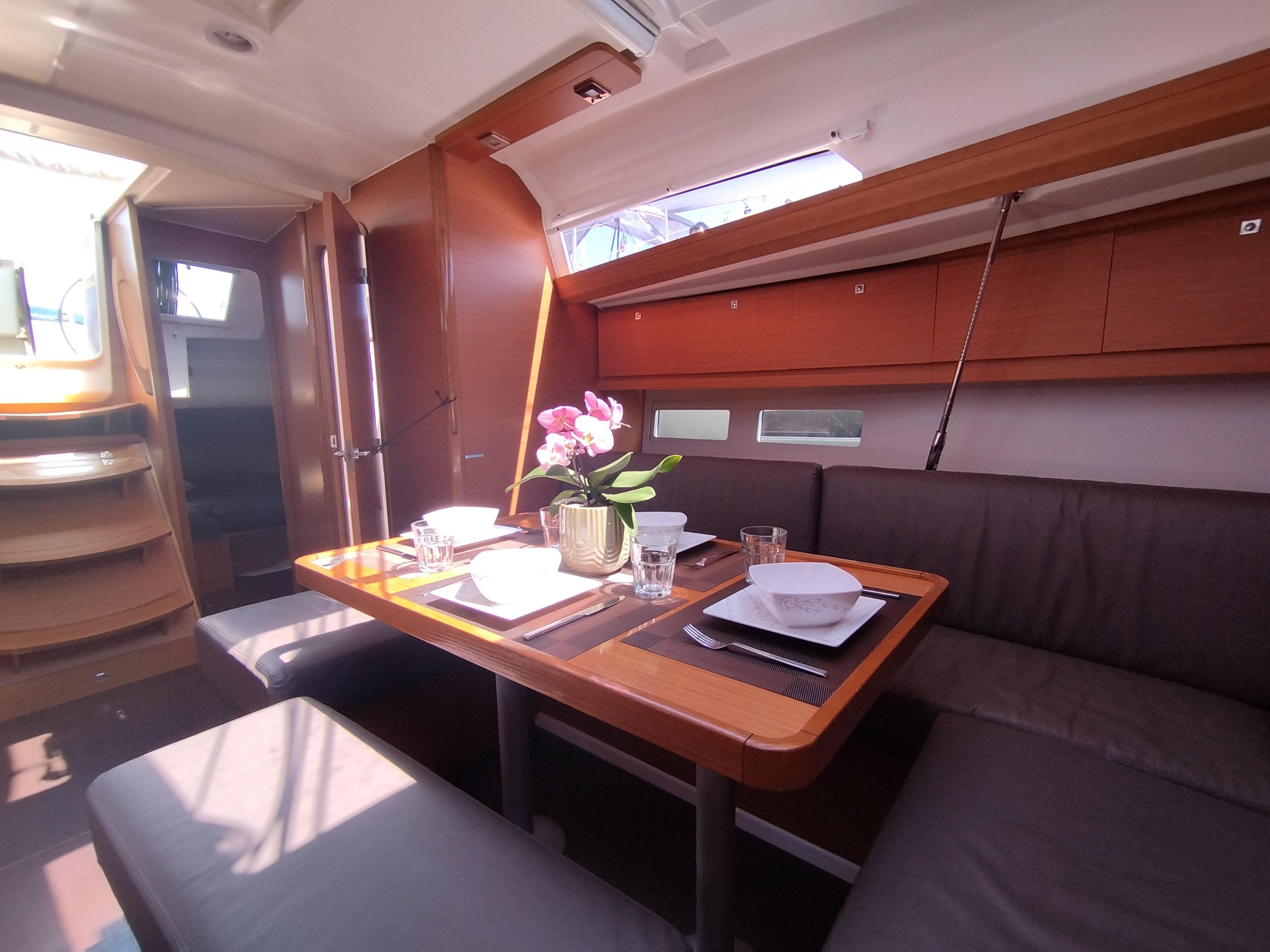 Dufour 412, picture 12