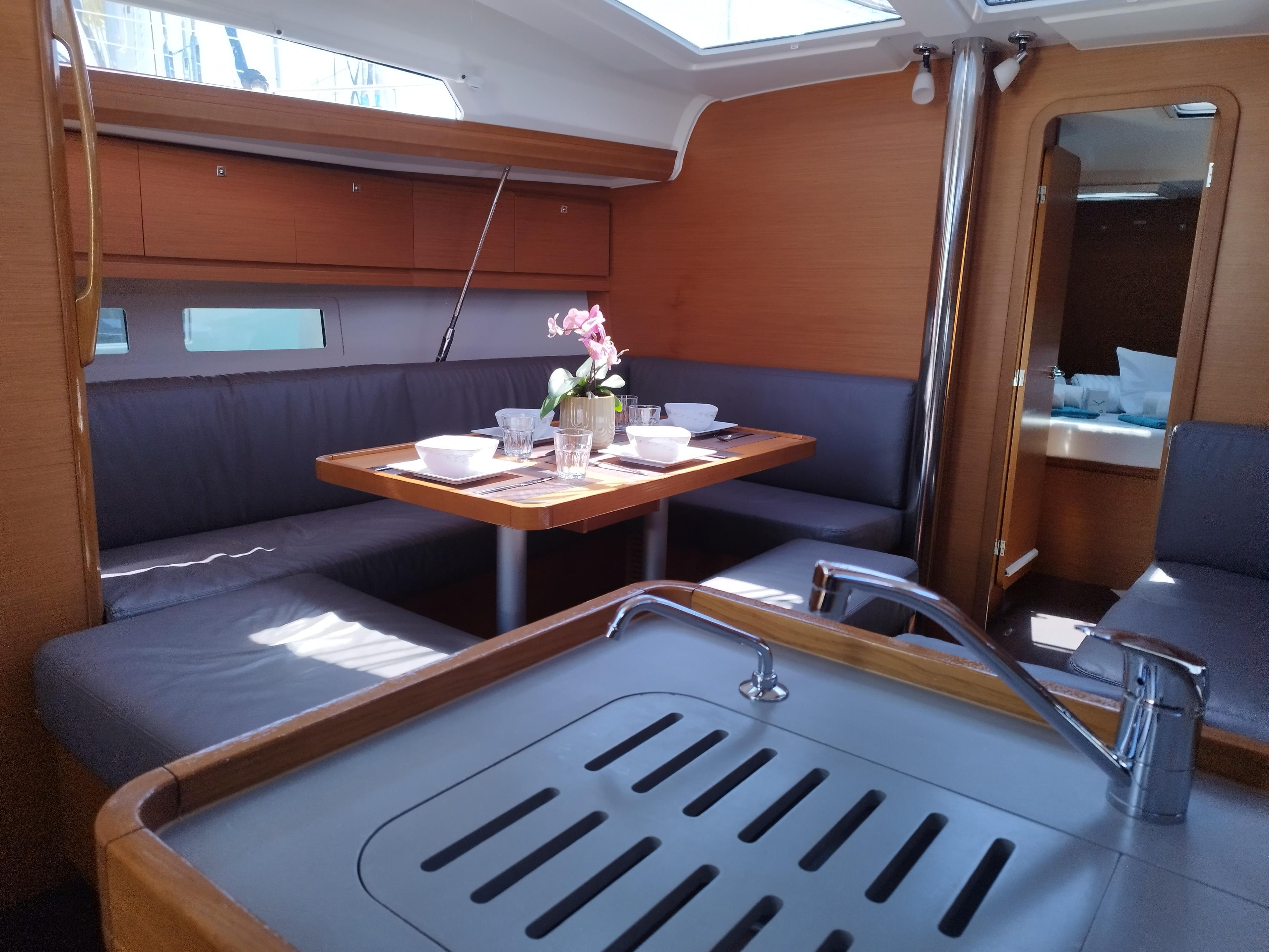 Dufour 412, picture 7