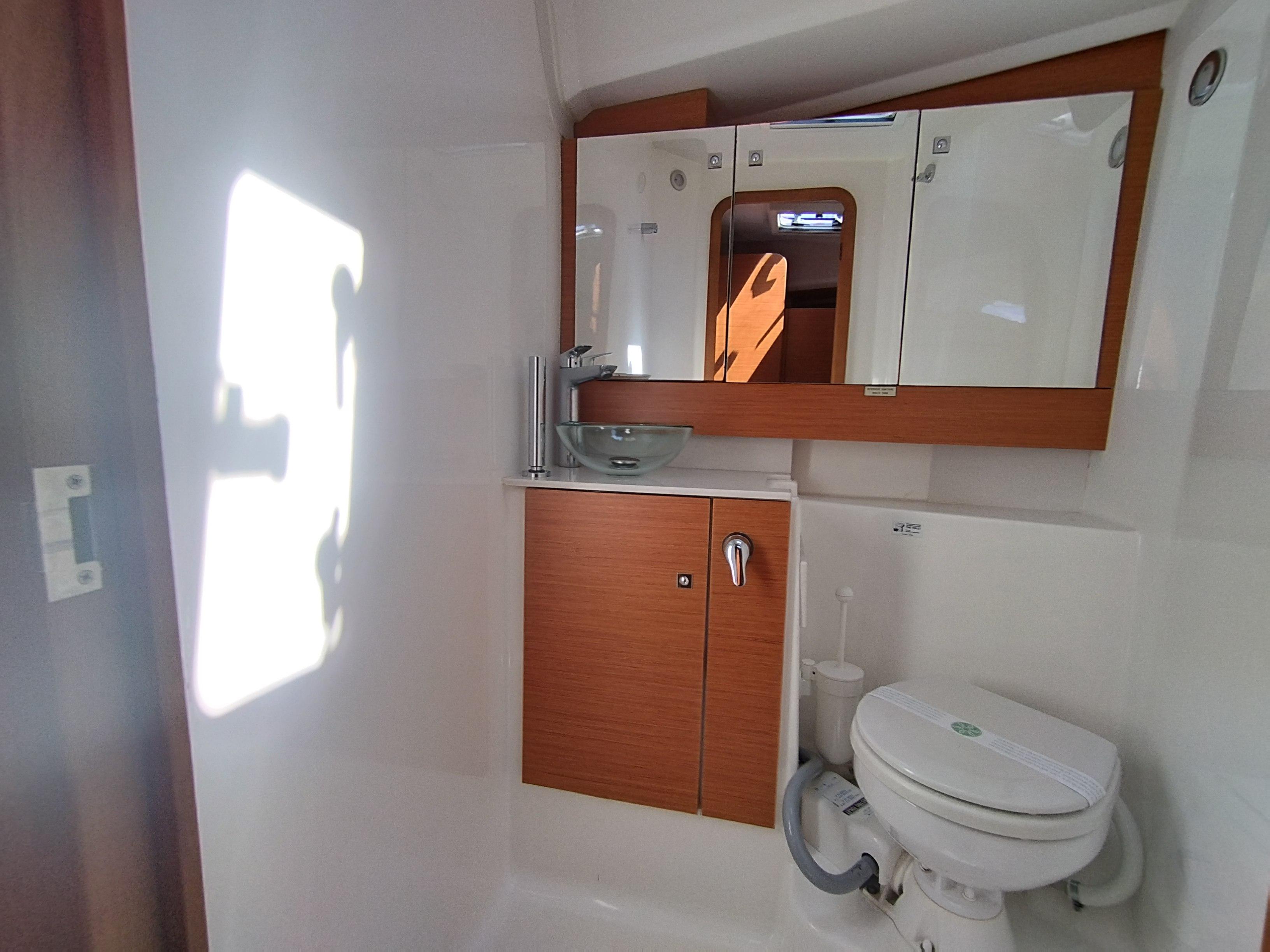 Dufour 412, picture 18