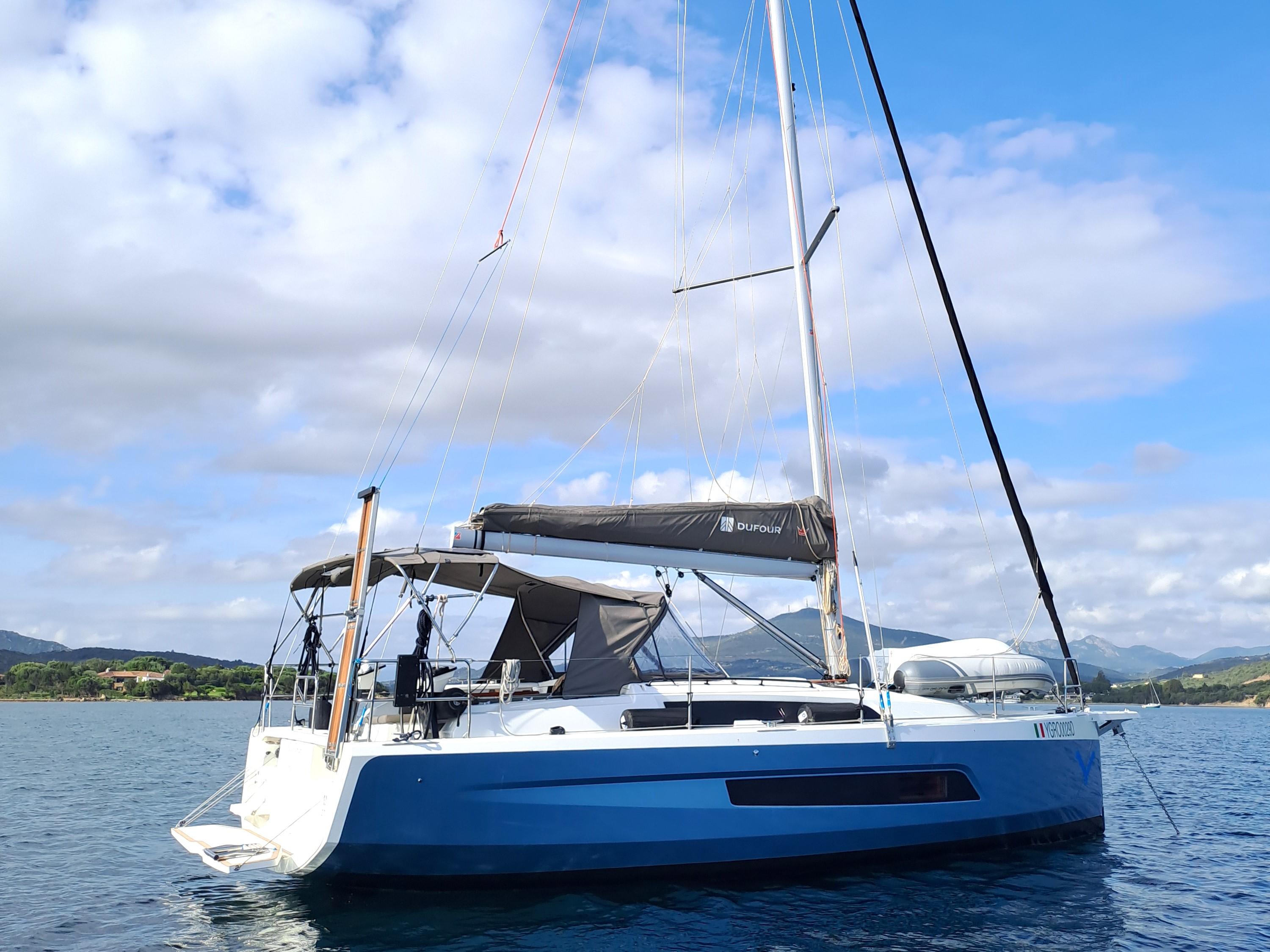 Dufour 37 - 3 cab., picture 3