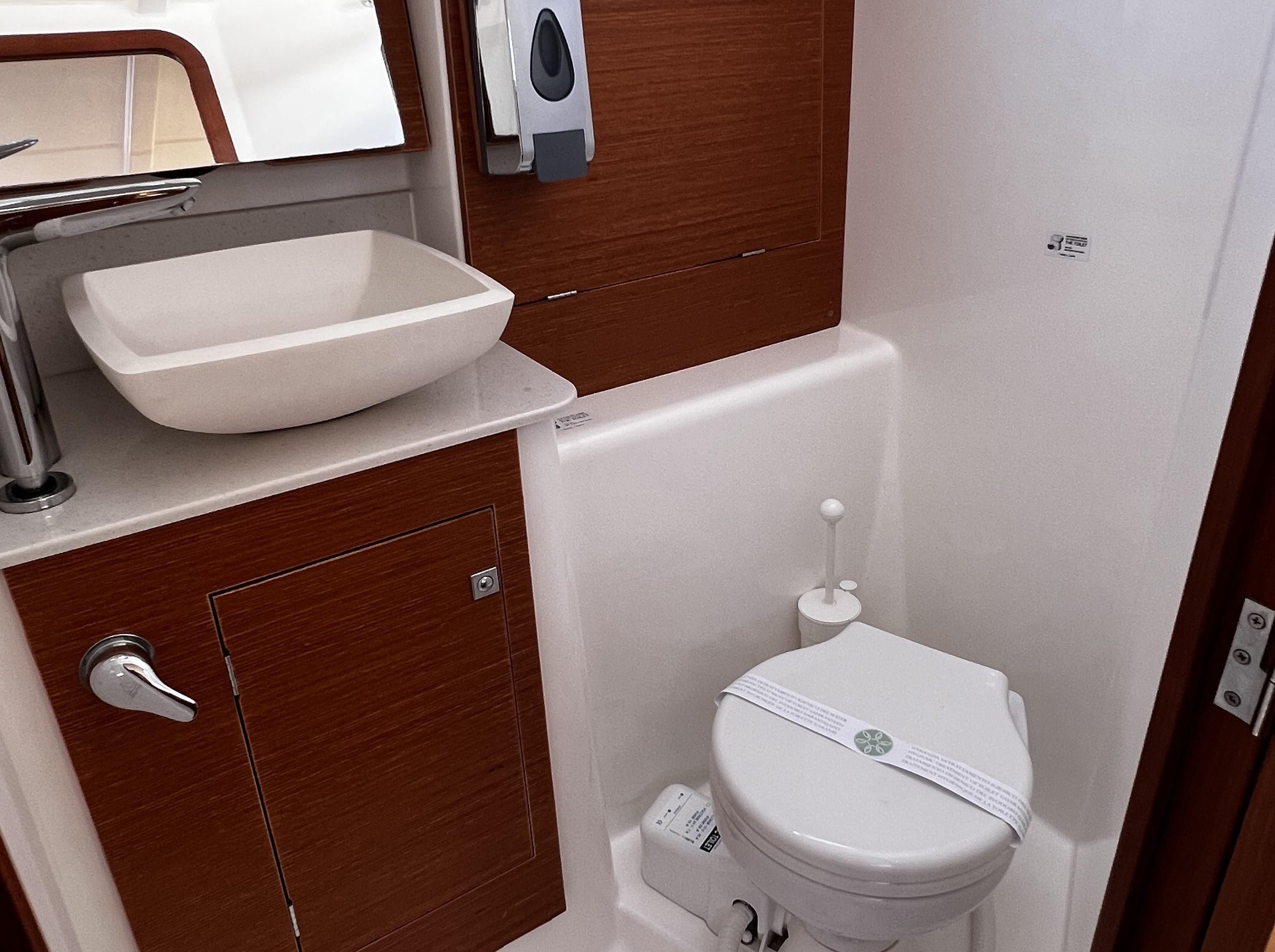 Dufour 360 GL - 3 cab., picture 13