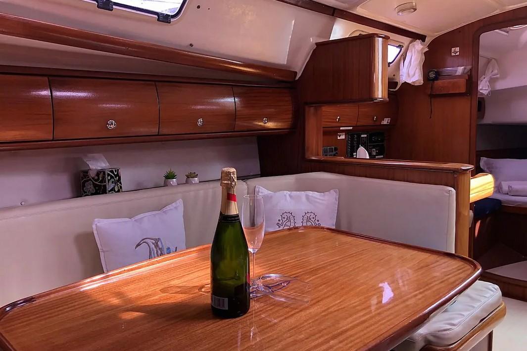 Bavaria 38, picture 6