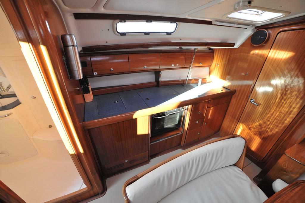 Bavaria 38, picture 11