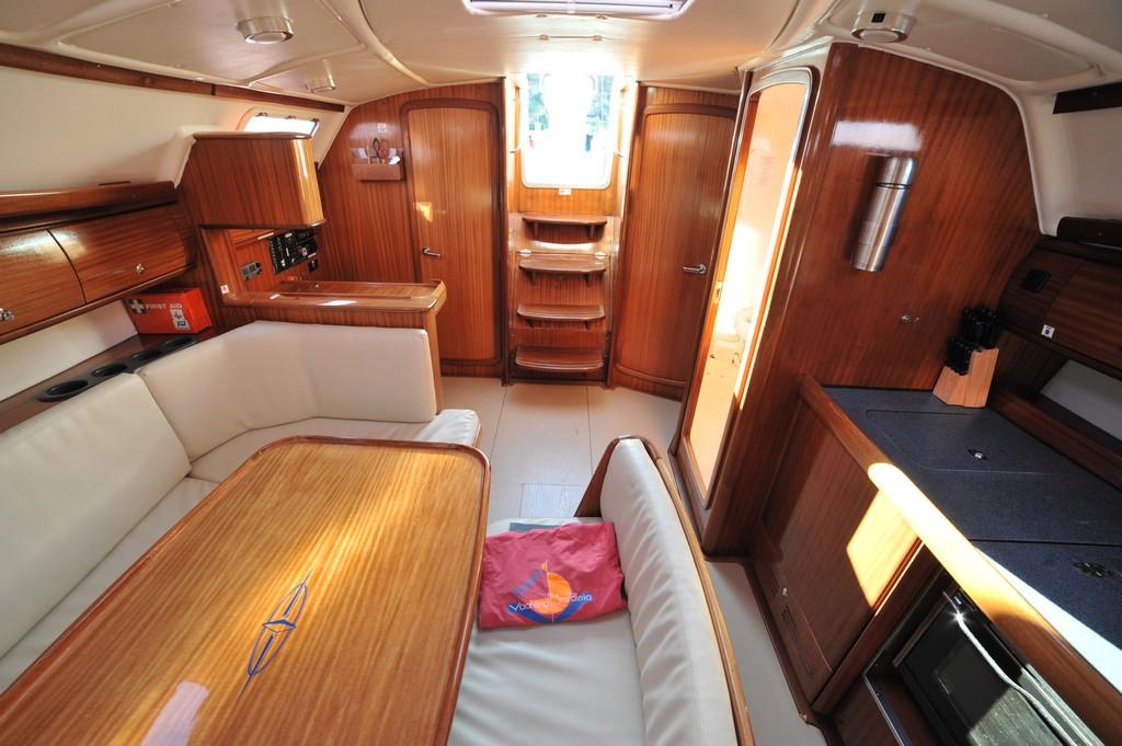 Bavaria 38, picture 9