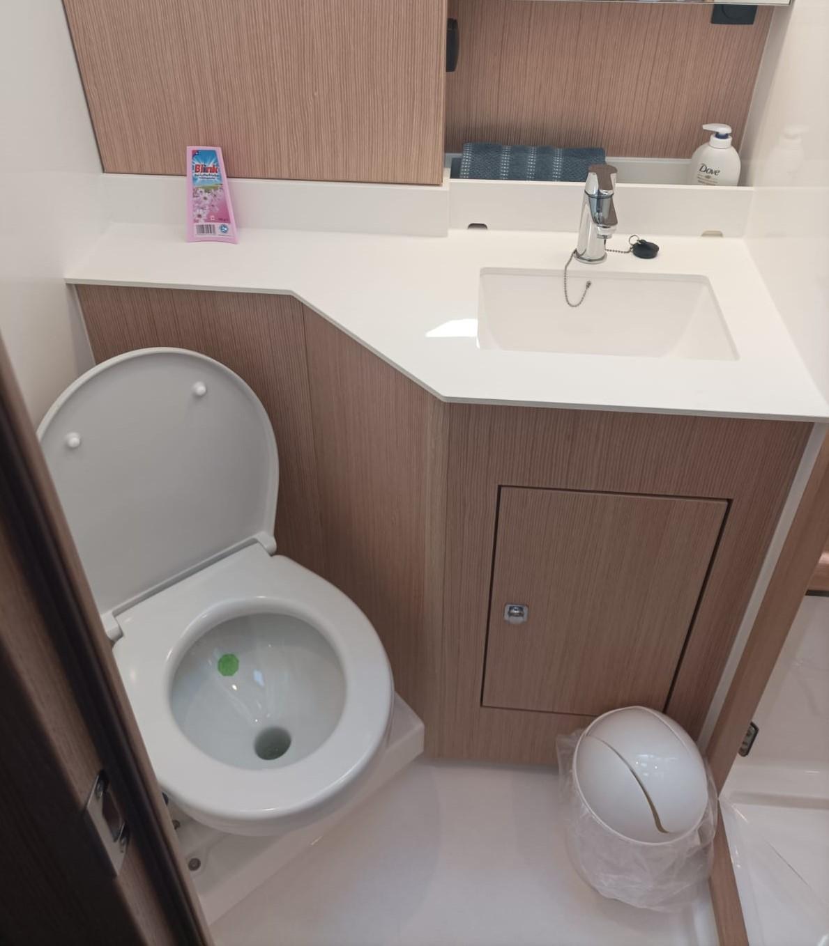 Bavaria C57 - 5 + 1 cab., picture 11