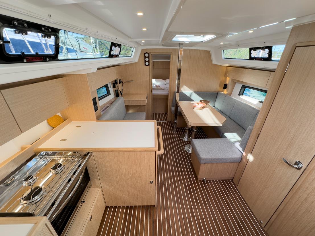 Bavaria C38, picture 16